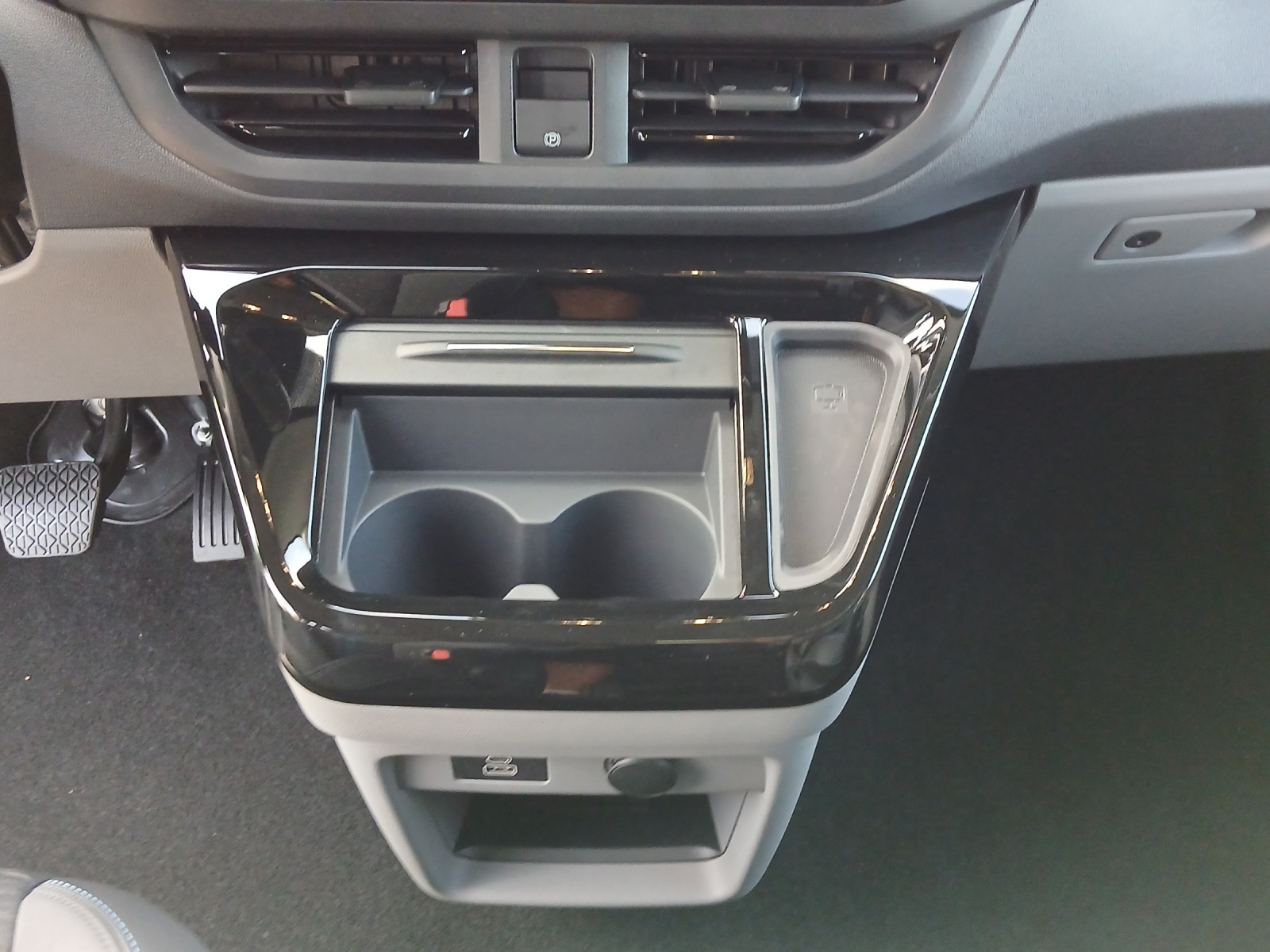 FORD Tourneo Custom Bus 340 L1 2.5 Duratec 233 Sport PHEV-image-11