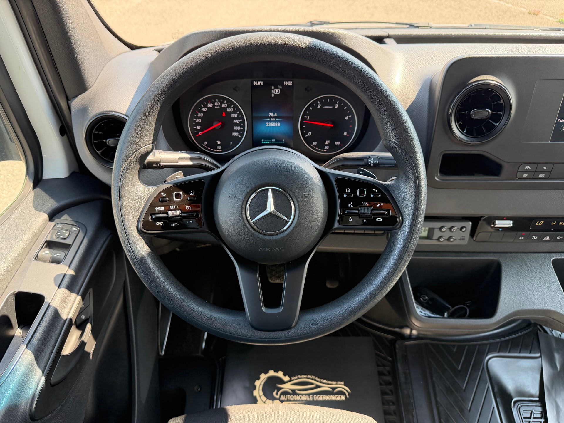MERCEDES-BENZ Sprinter 317 CDI Kompakt 9G-TRONIC-image-13