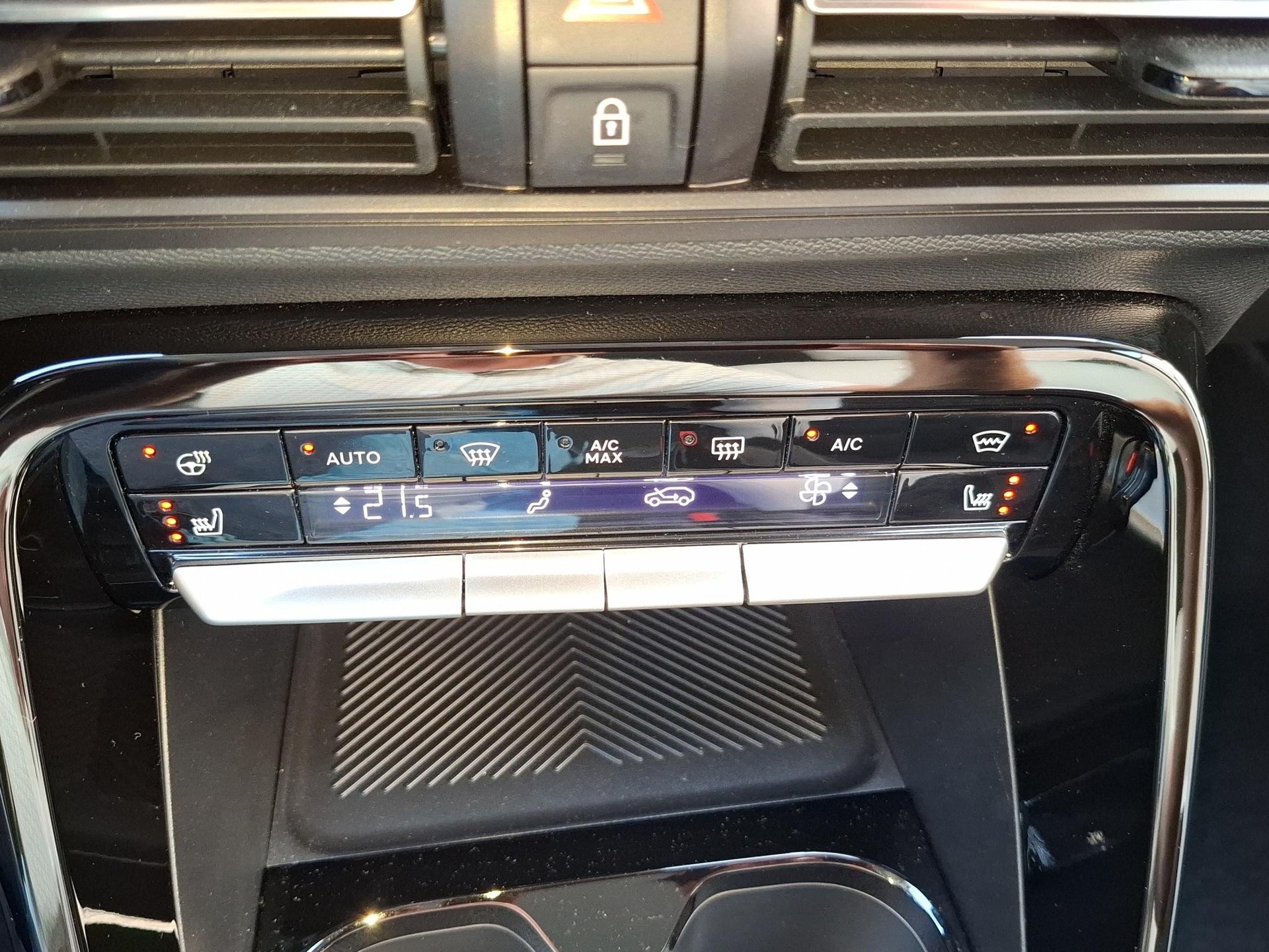 CITROEN C3 Aircross 1.2 Hybrid Plus-image-6