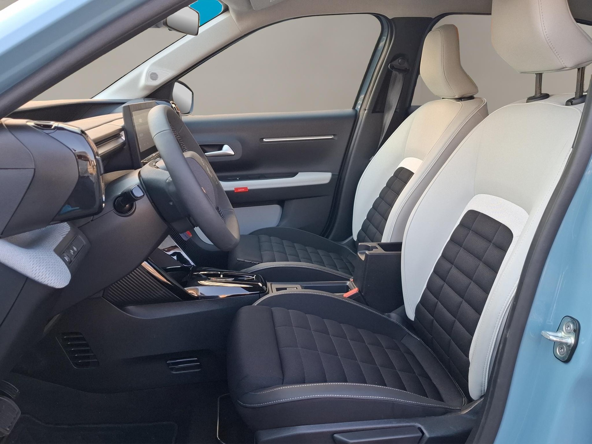 CITROEN C3 Aircross 1.2 Hybrid Plus-image-5