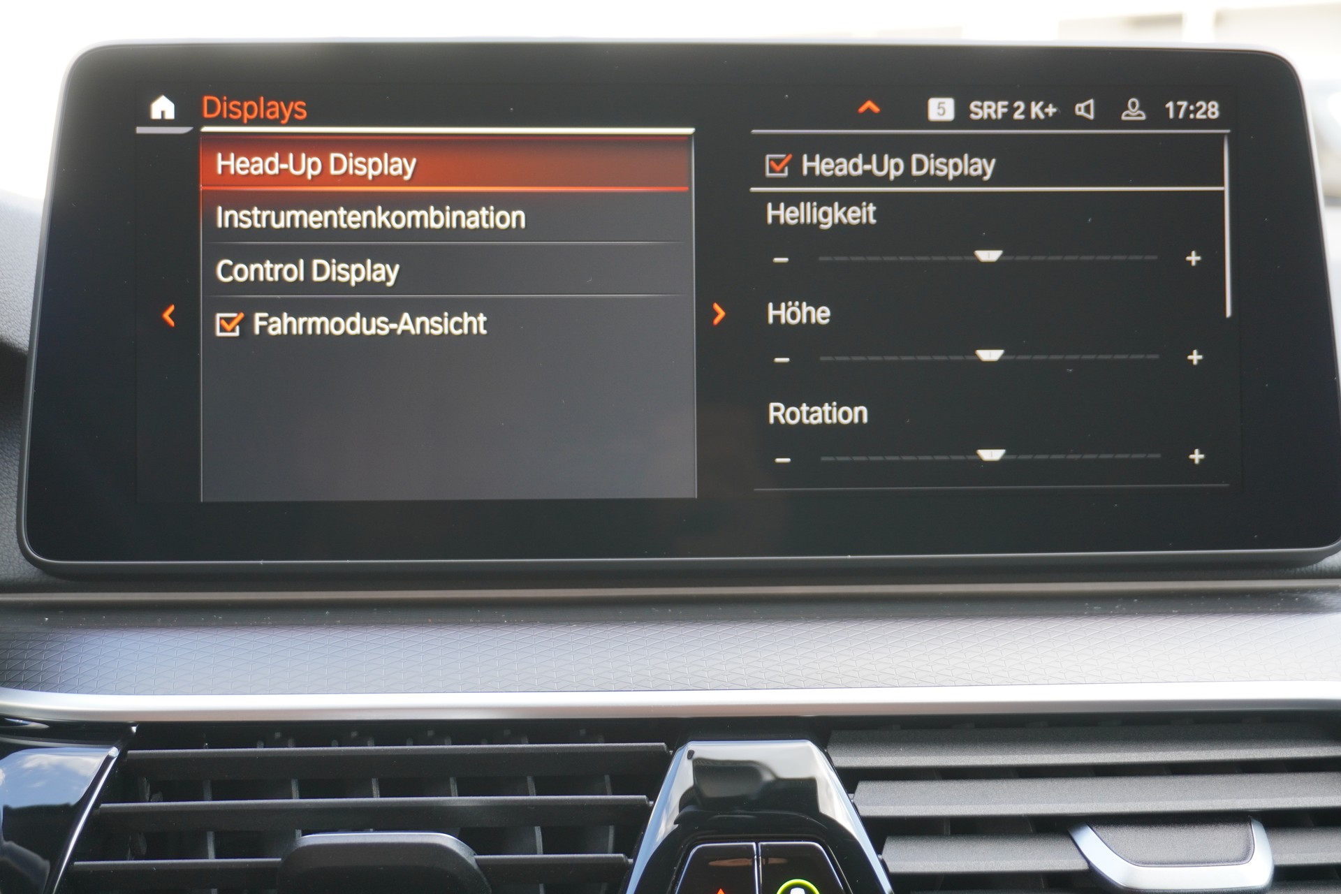BMW 530d xDrive 48V Touring M Sport Steptronic-image-32
