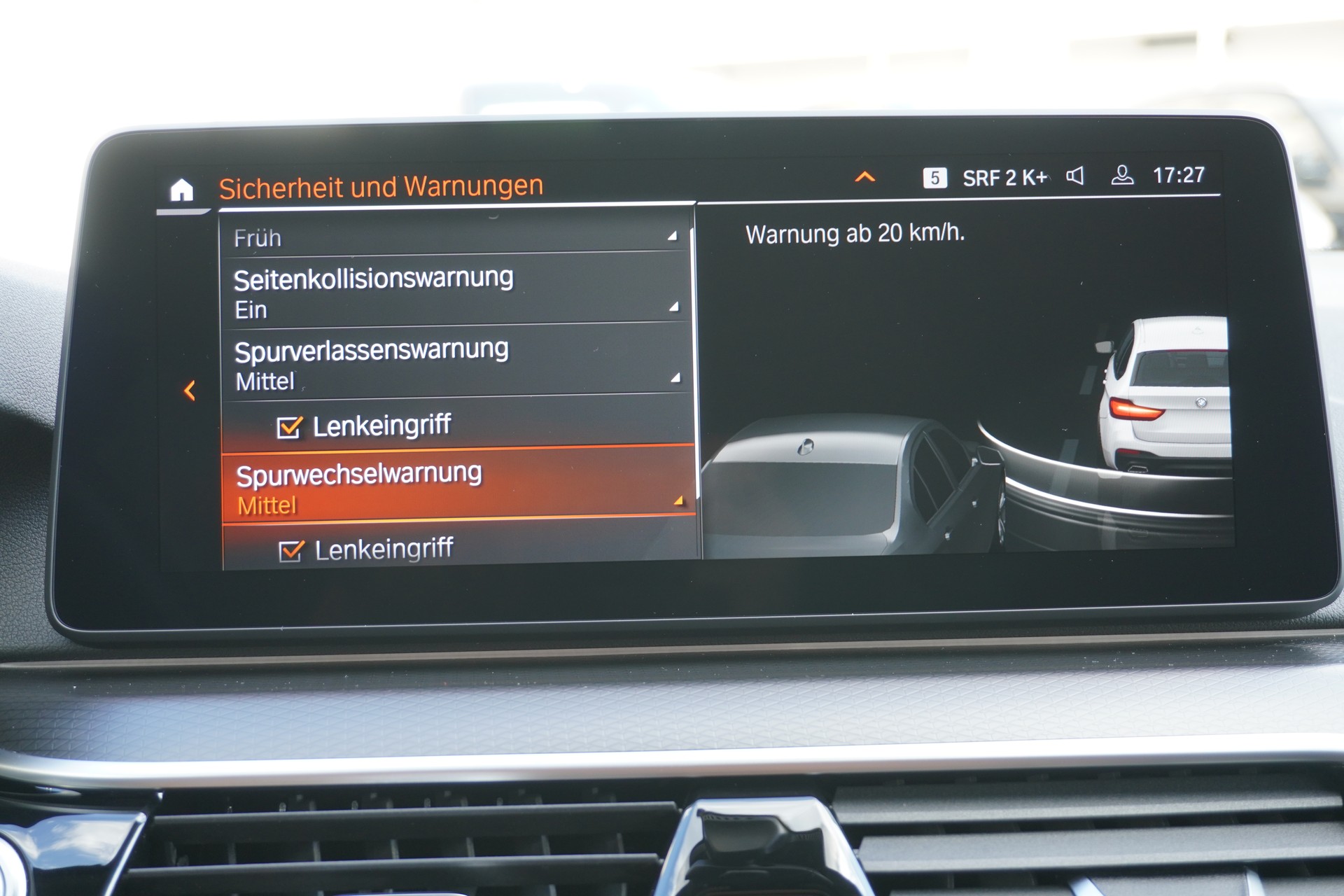 BMW 530d xDrive 48V Touring M Sport Steptronic-image-25