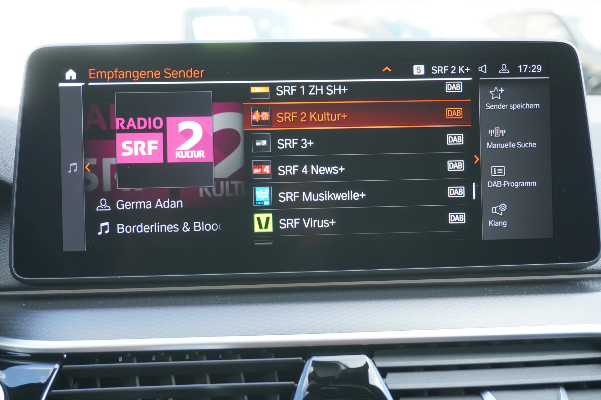 BMW 530d xDrive 48V Touring M Sport Steptronic-image-35
