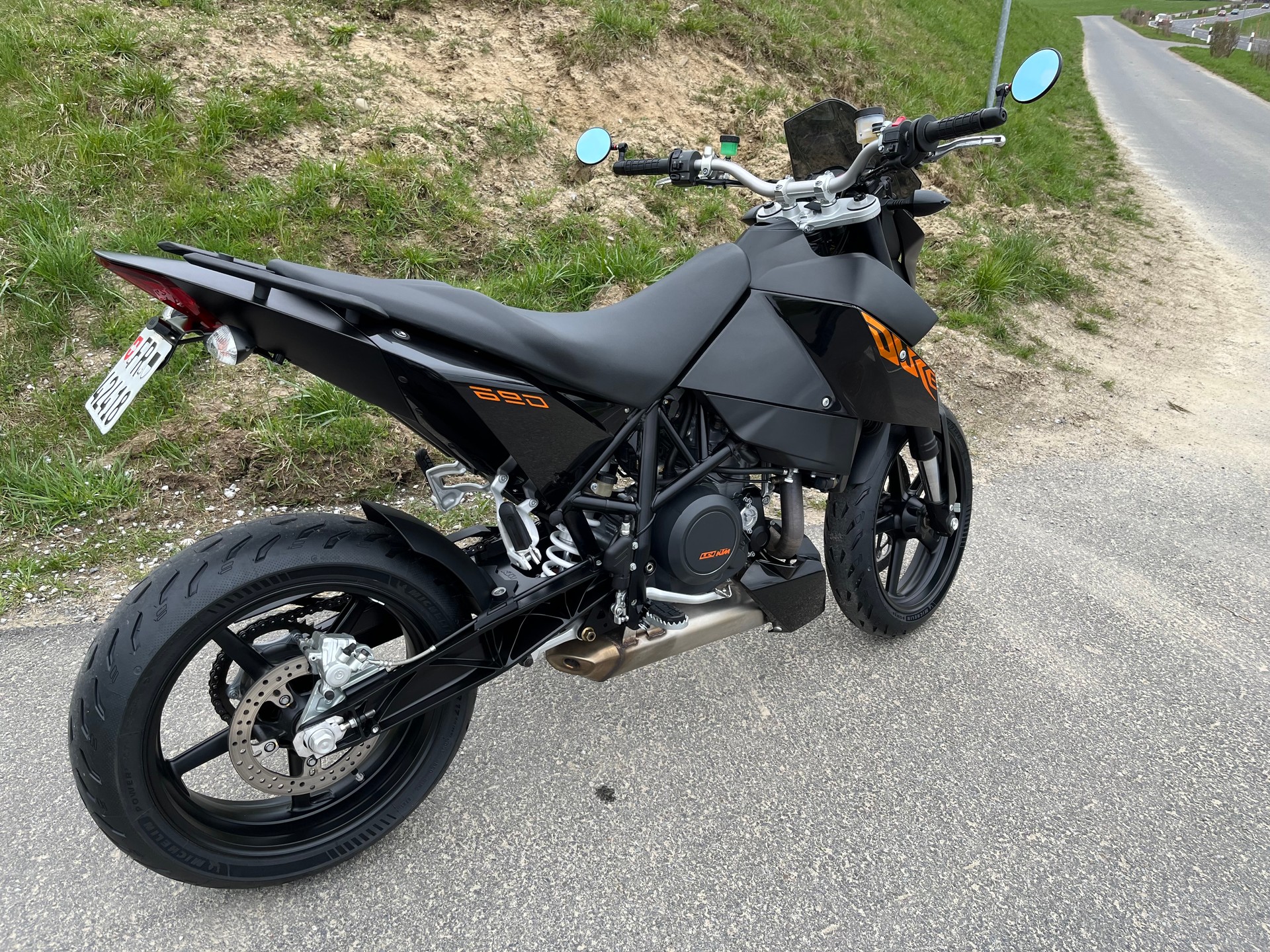 KTM 690 Duke III-image-3