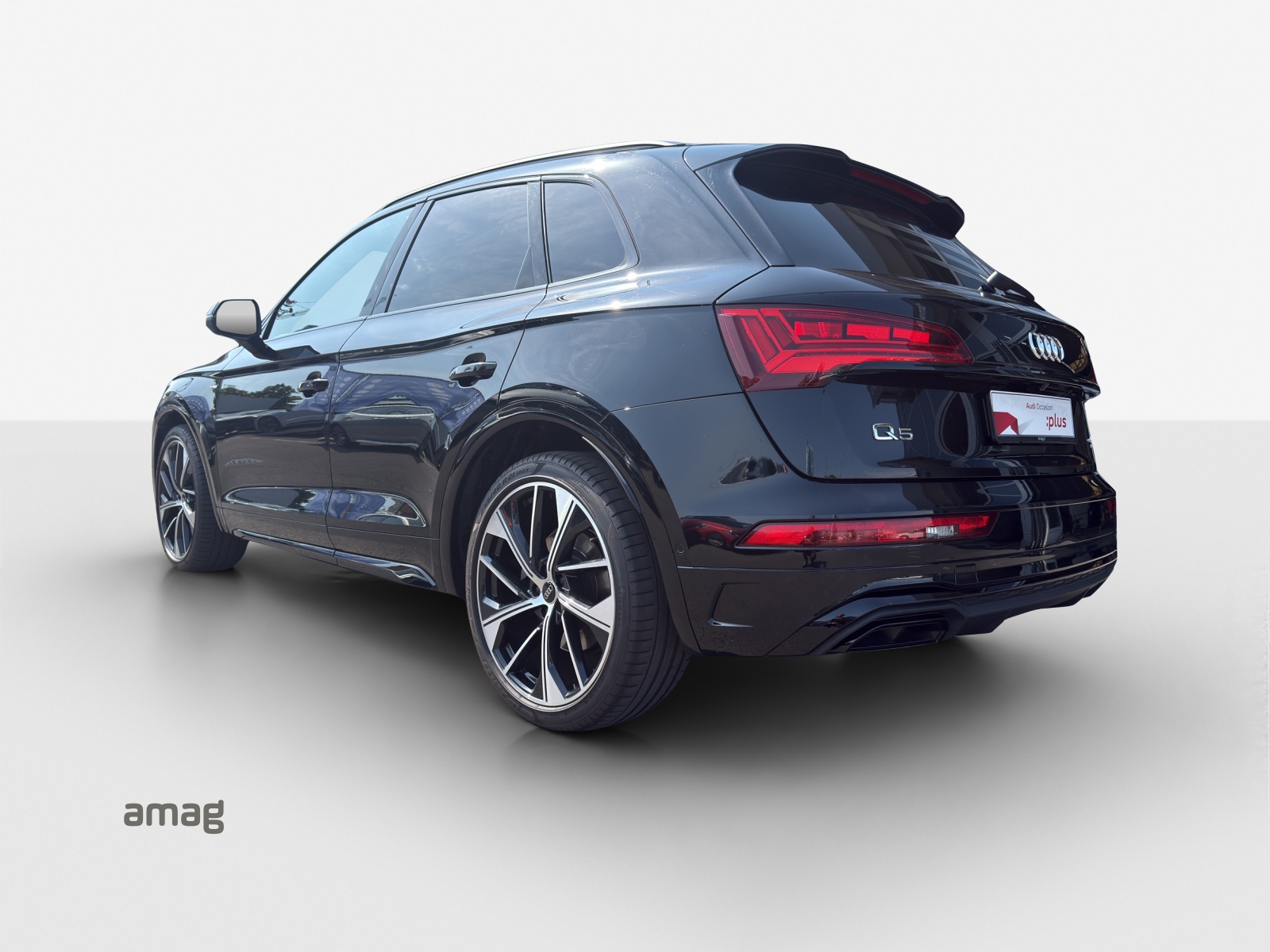 AUDI Q5 40 TDI Black Edition quattro S-tronic-showroom-element-2