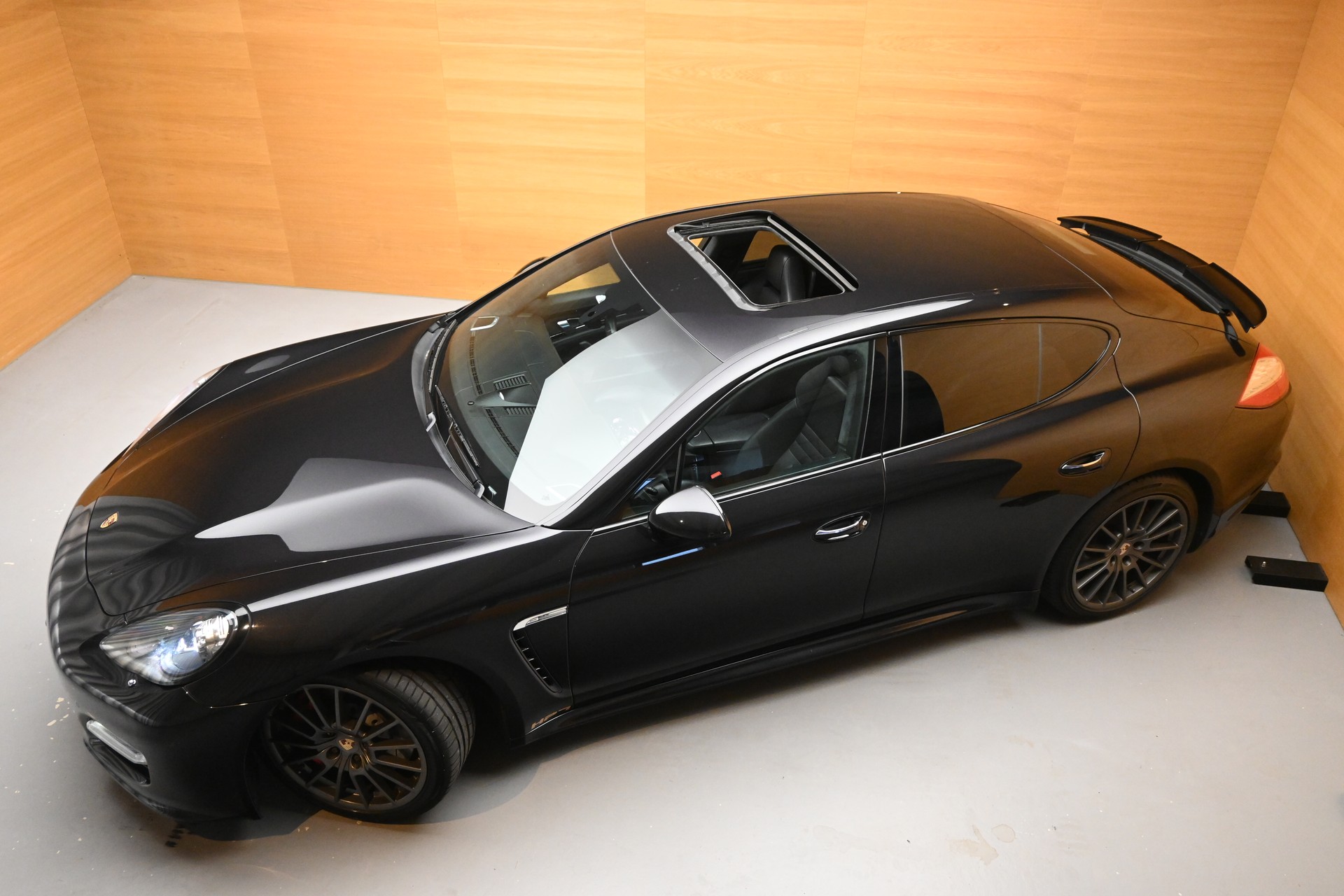 PORSCHE Panamera 4.8 V8 Turbo S PDK-showroom-element-2