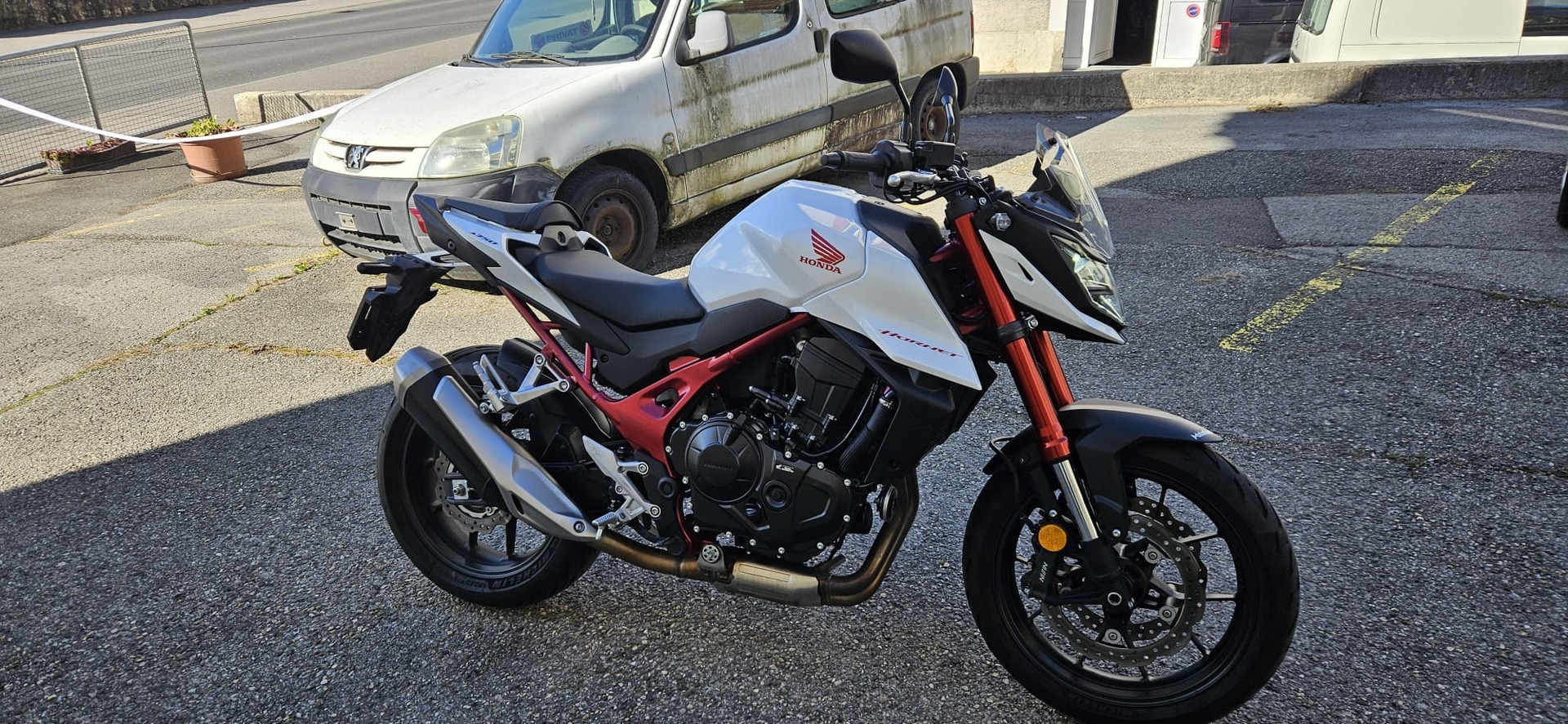 HONDA CB 750 Hornet-image-10