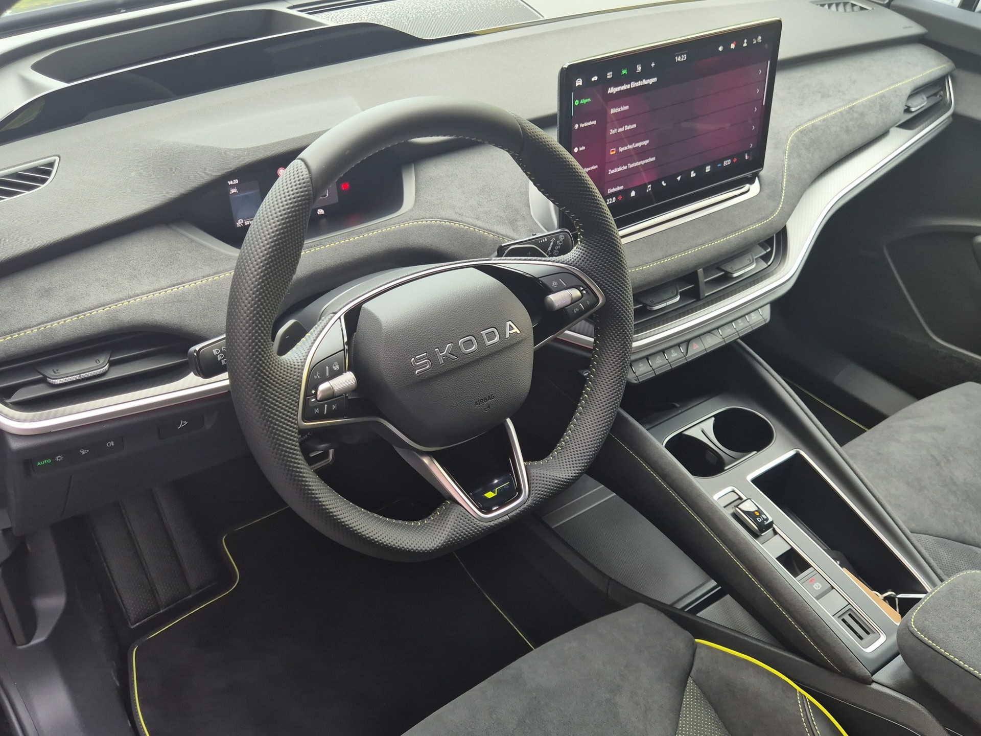SKODA Elroq RS 4x4-image-10