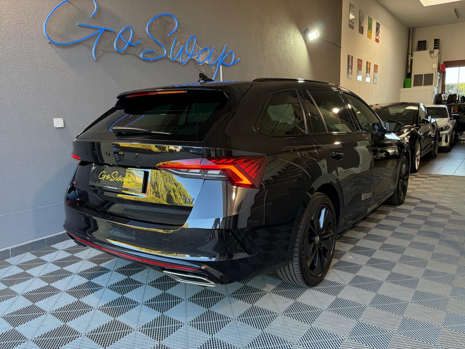 SKODA Octavia Combi 1.4 TSI PHEV DSG RS - Pack MY RS-showroom-element-2