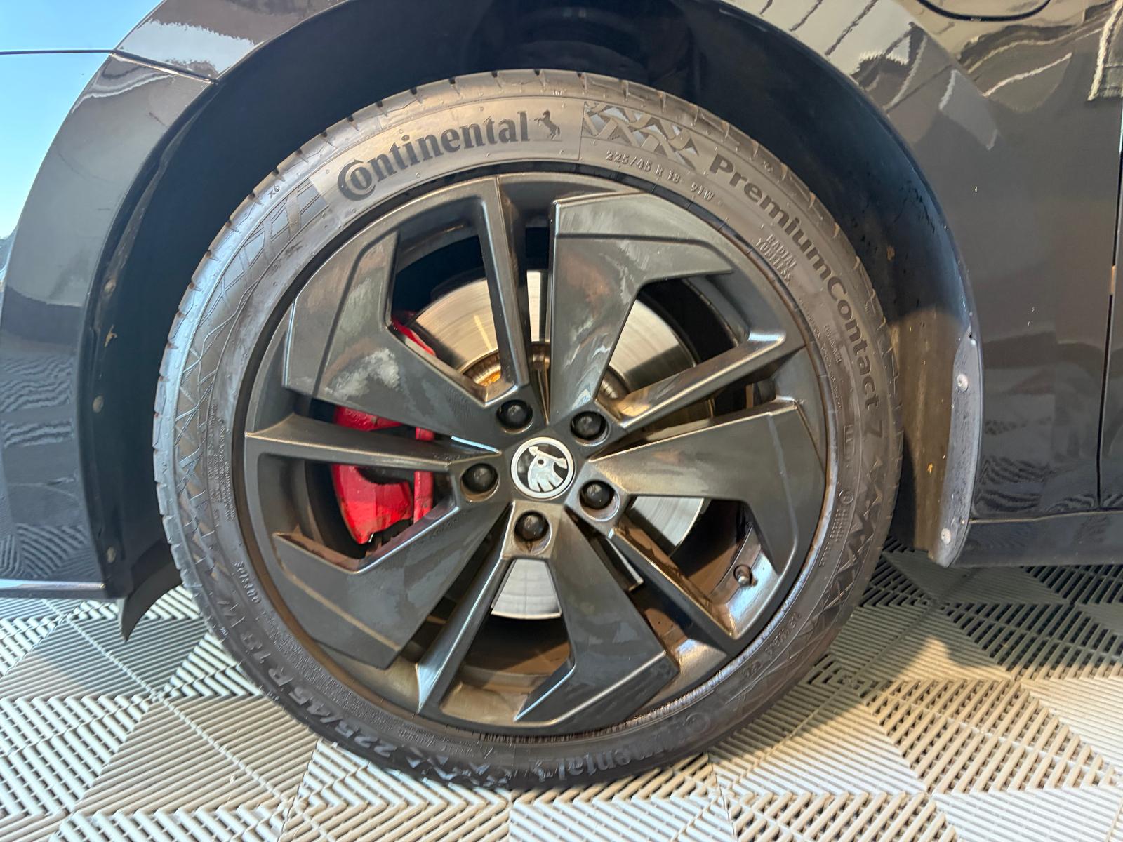 SKODA Octavia Combi 1.4 TSI PHEV DSG RS - Pack MY RS-image-29