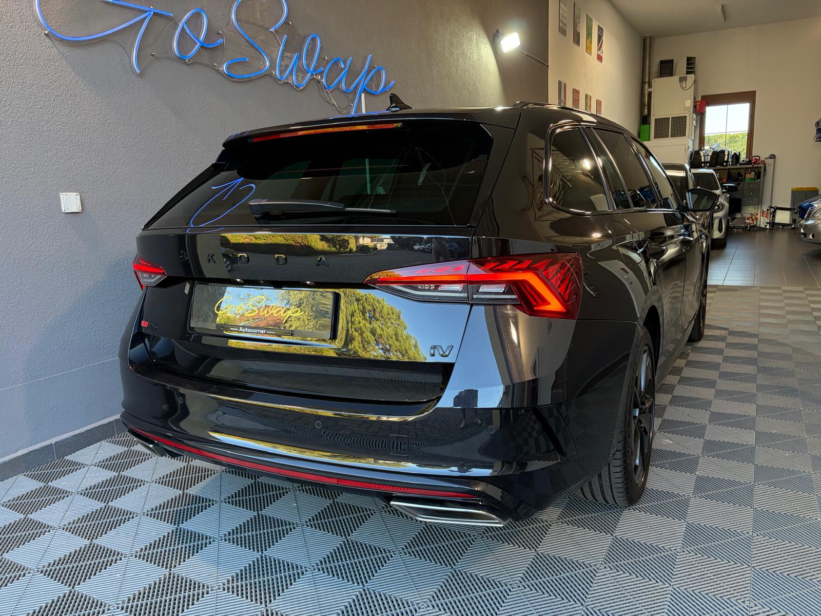 SKODA Octavia Combi 1.4 TSI PHEV DSG RS - Pack MY RS-showroom-element-3