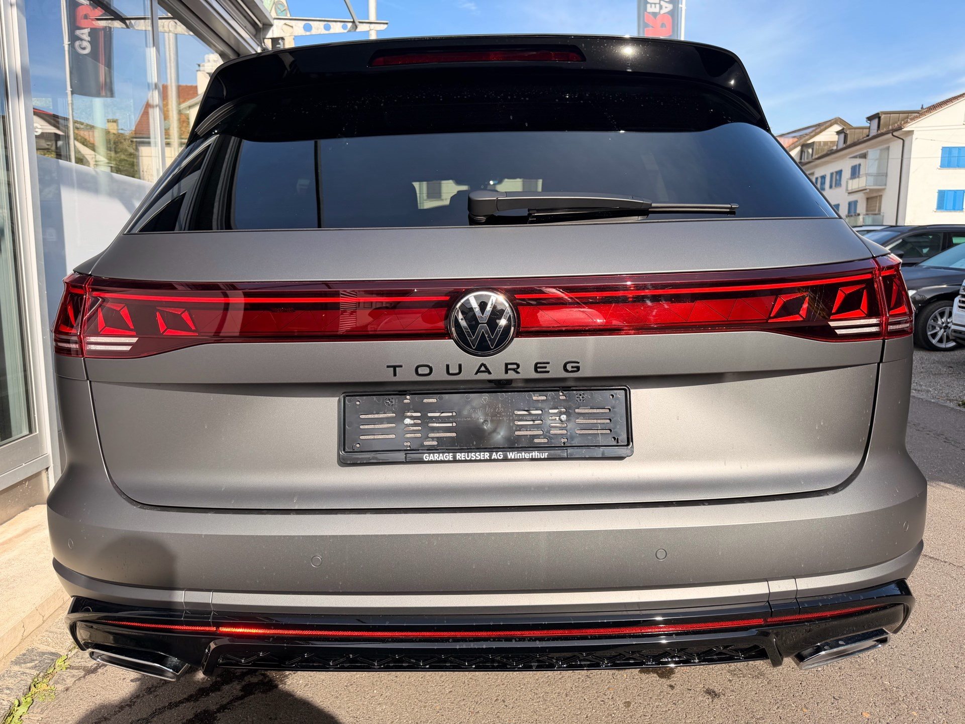 VW Touareg 3.0 TDI 286 PS 4MOTION R-LINE *** TRAUM IN SILIZIUMGRAU MATT ***-image-4