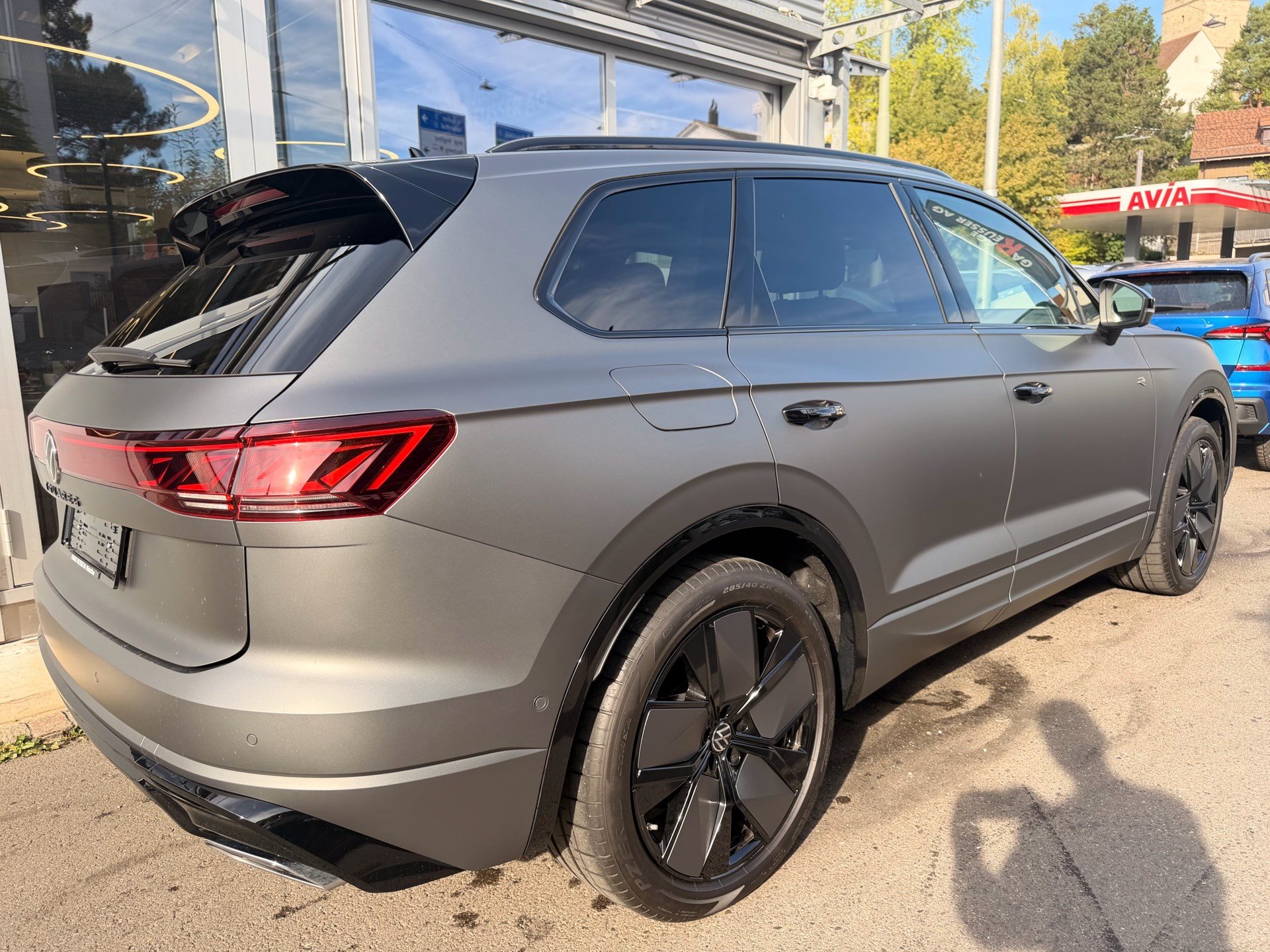 VW Touareg 3.0 TDI 286 PS 4MOTION R-LINE *** TRAUM IN SILIZIUMGRAU MATT ***-showroom-element-3