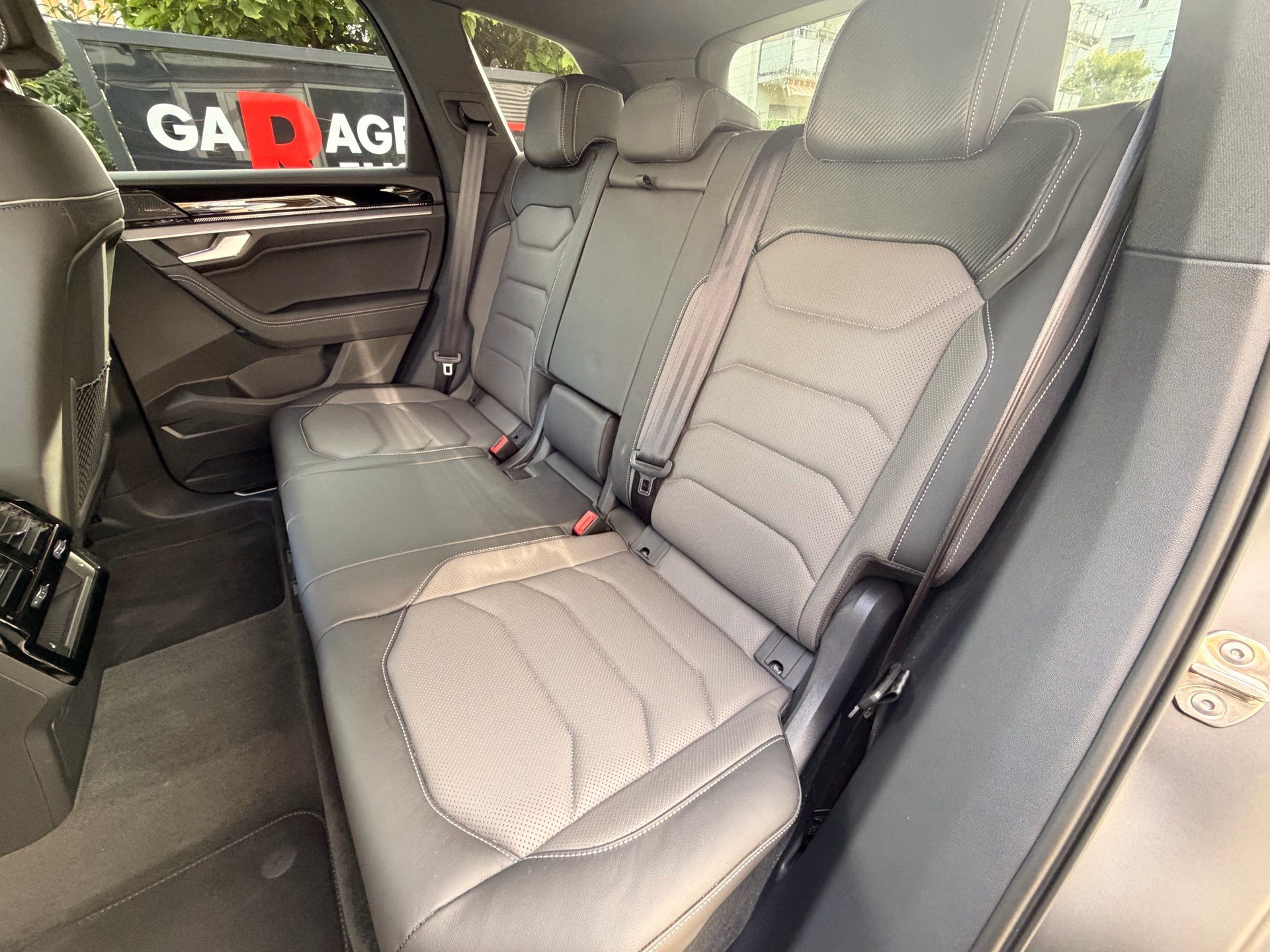 VW Touareg 3.0 TDI 286 PS 4MOTION R-LINE *** TRAUM IN SILIZIUMGRAU MATT ***-image-9