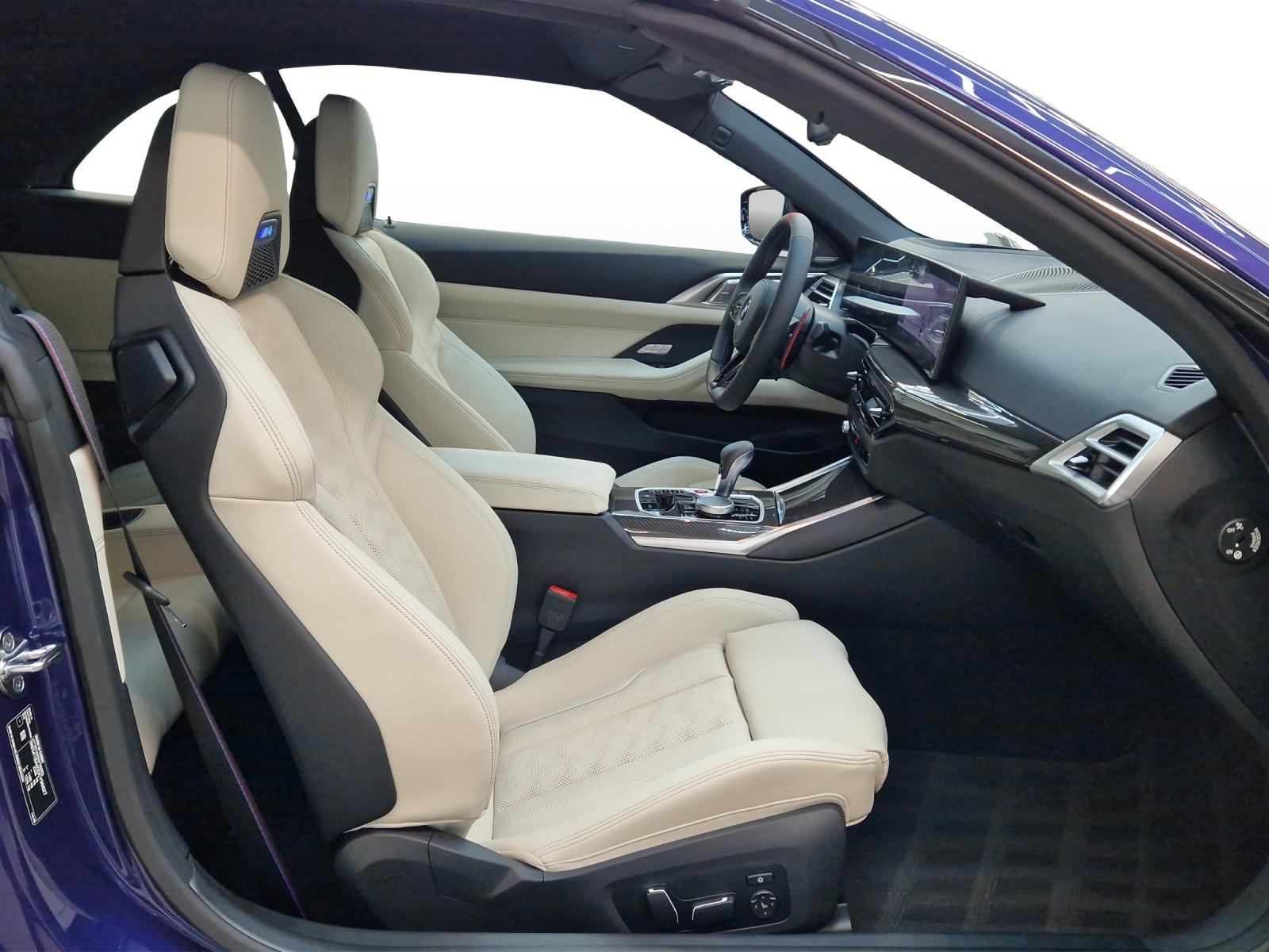 BMW M4 Competition M xDrive Cabrio-image-15