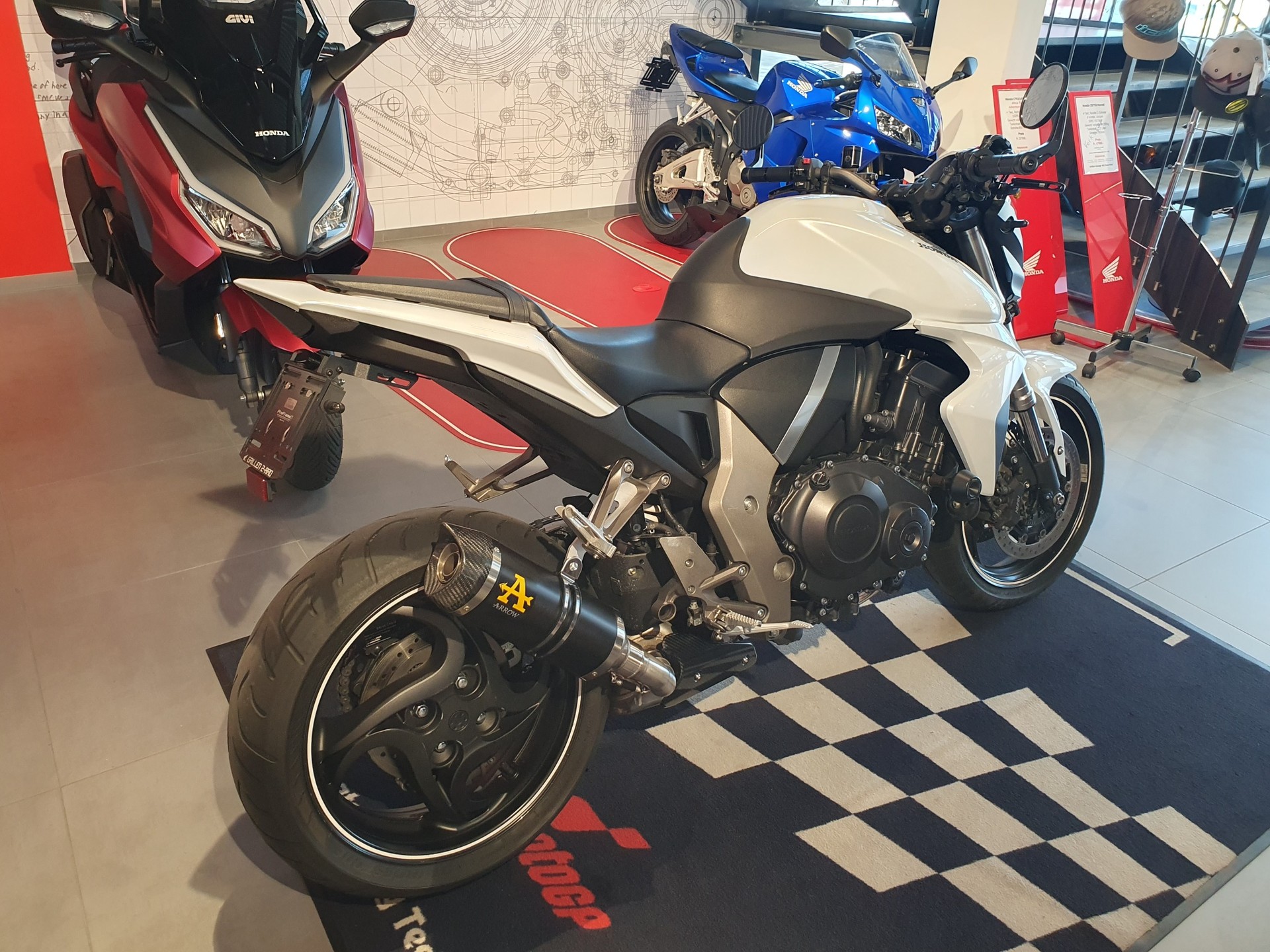 HONDA CB 1000 R ABS-image-3