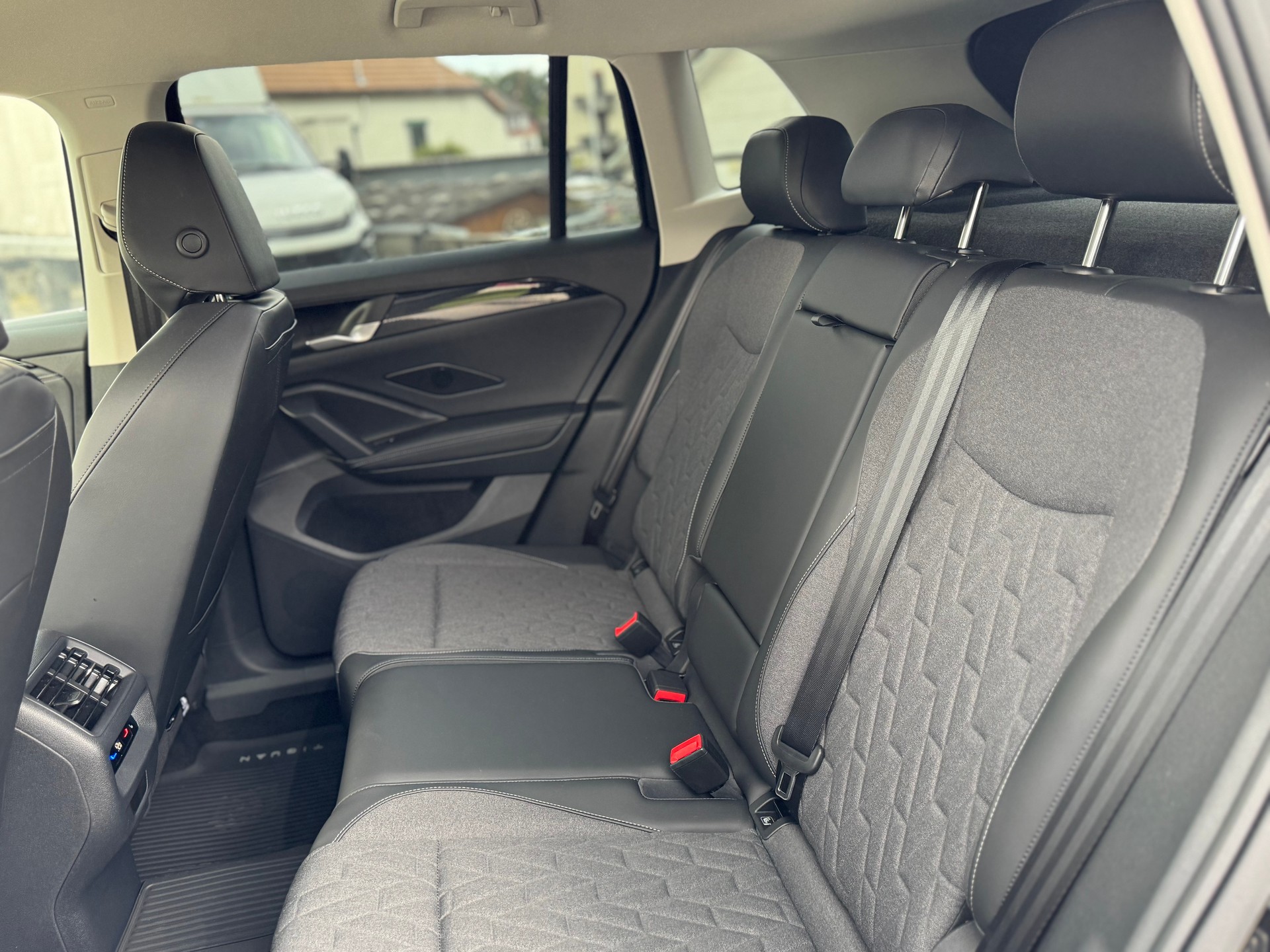 VW Tiguan 1.5 TSI evo2 mHEV Life DSG-image-9