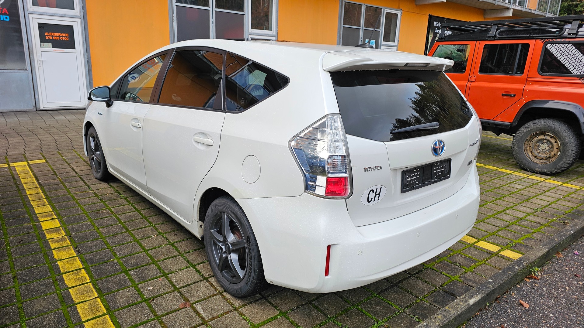 TOYOTA Prius+ 1.8 VVT-i HSD Sol Premium-image-2