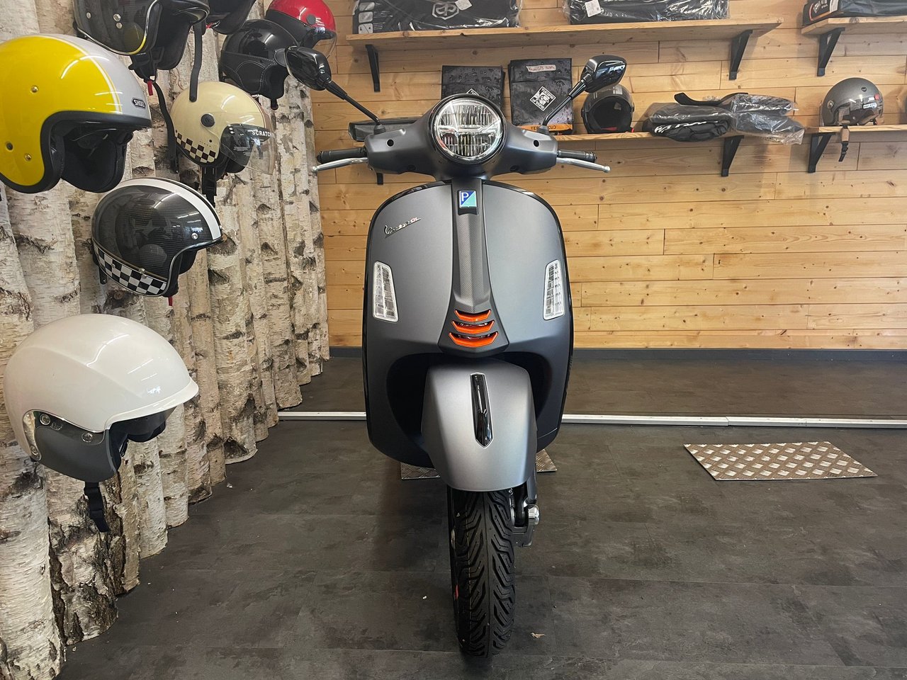 PIAGGIO Vespa GTS 125 Super Sport E5+-image-1