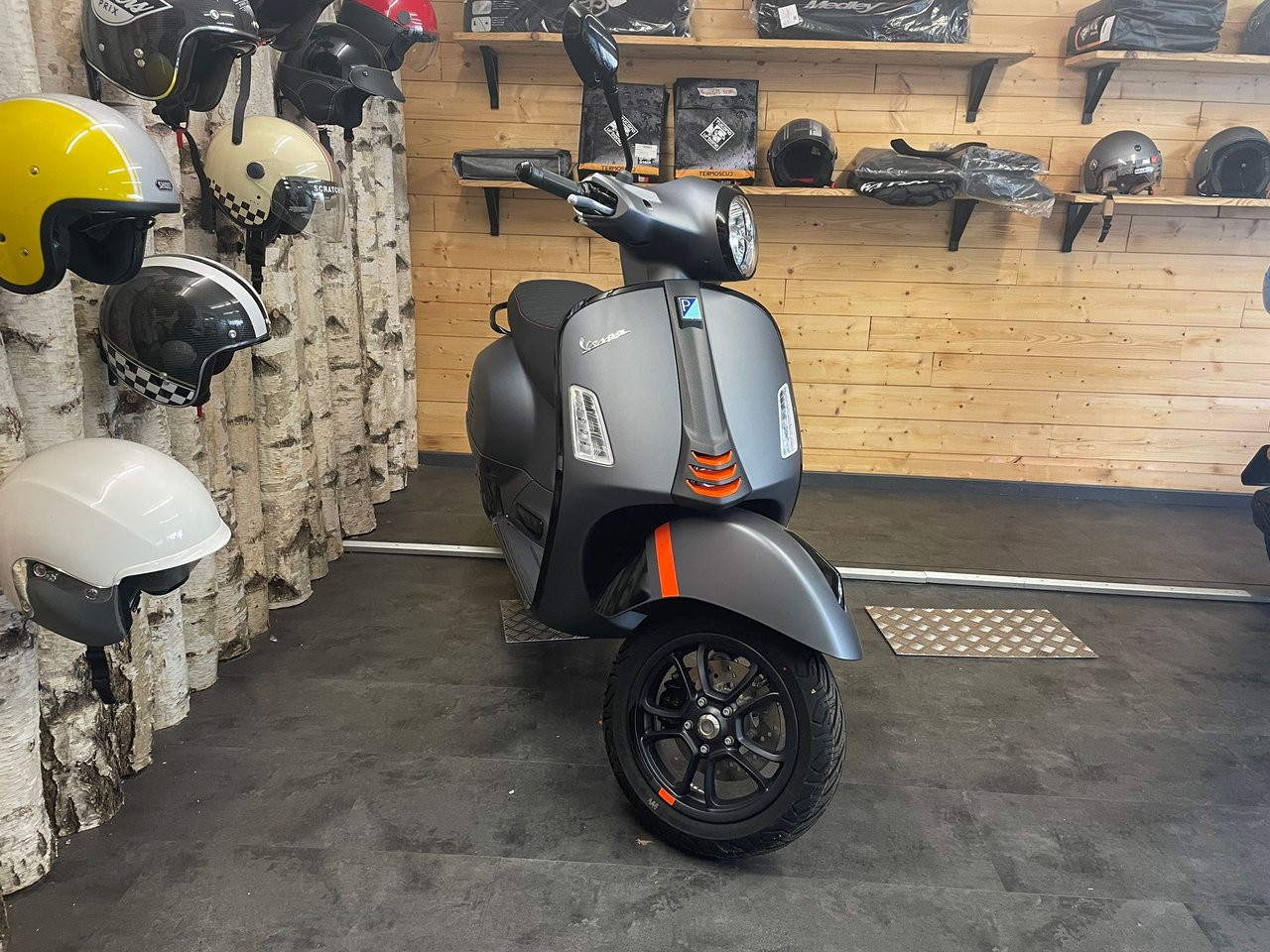 PIAGGIO Vespa GTS 125 Super Sport E5+-image-2