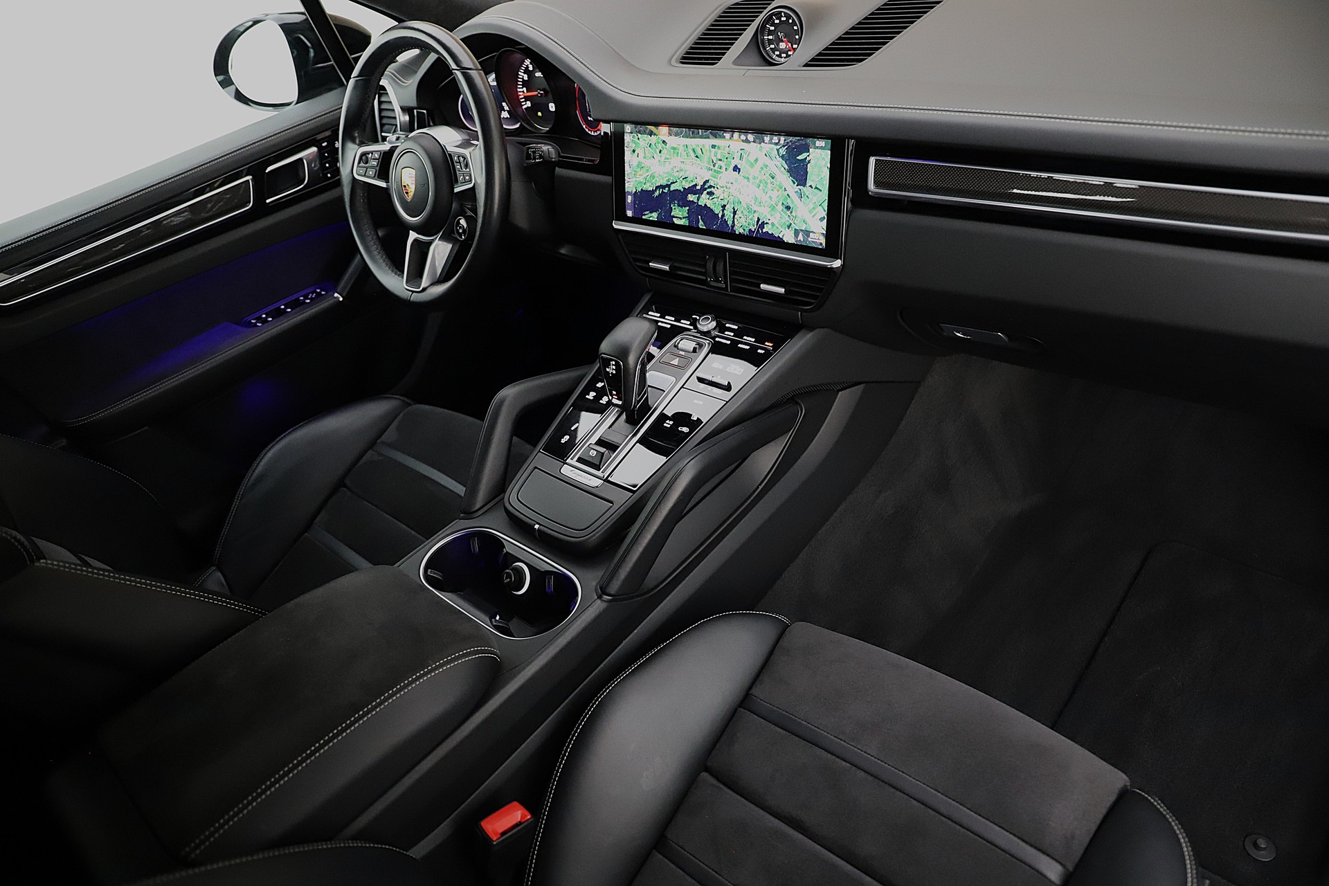 PORSCHE Cayenne GTS SportDesign Paket-image-6
