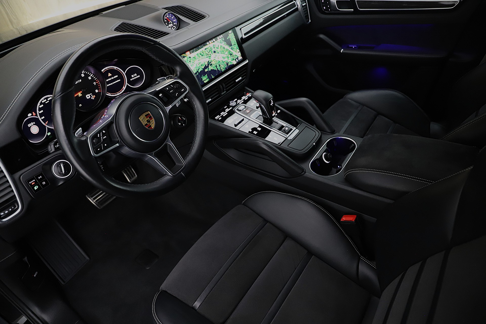 PORSCHE Cayenne GTS SportDesign Paket-image-4