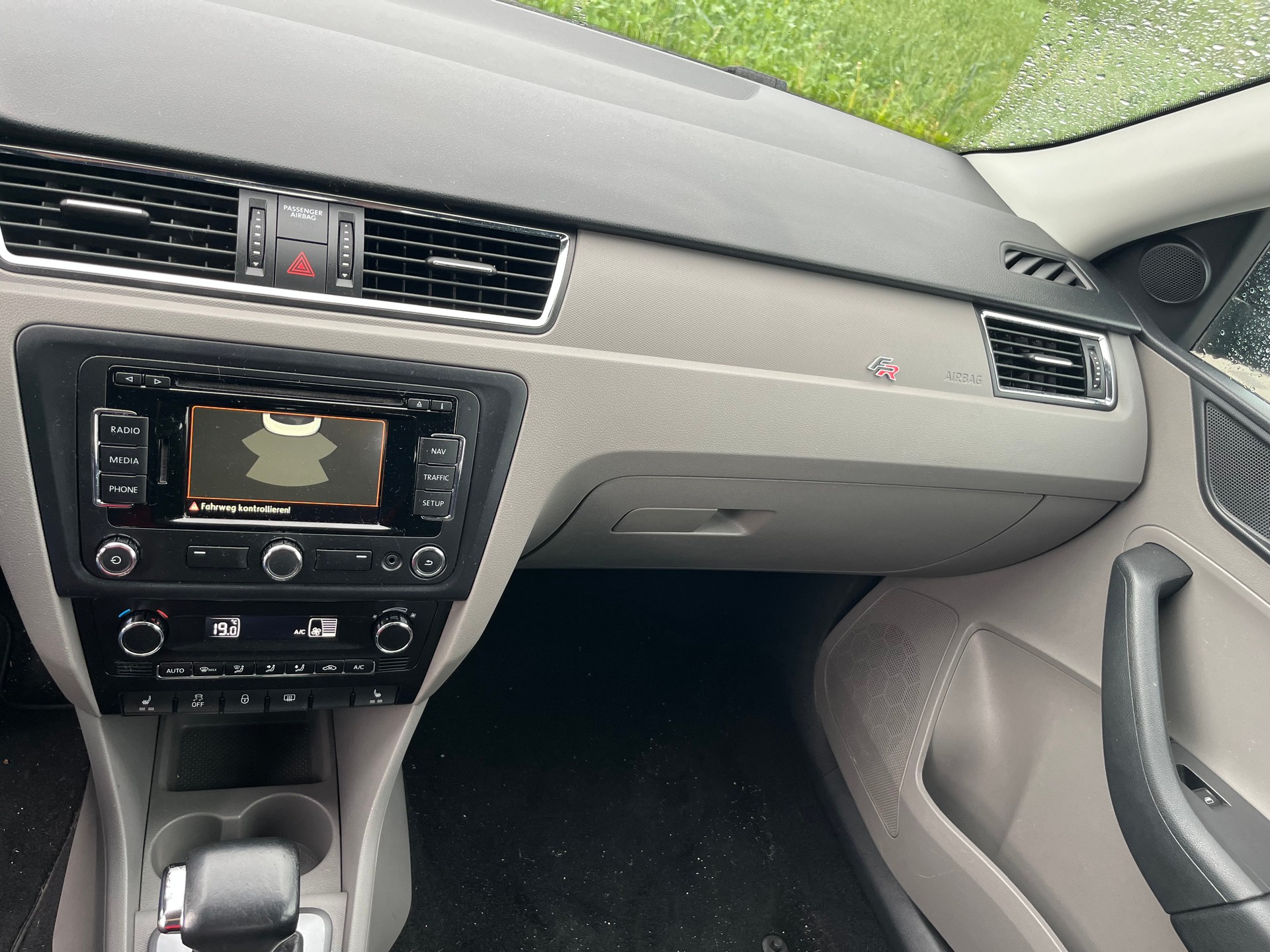 SEAT Toledo 1.4 TSI Reference DSG-image-9