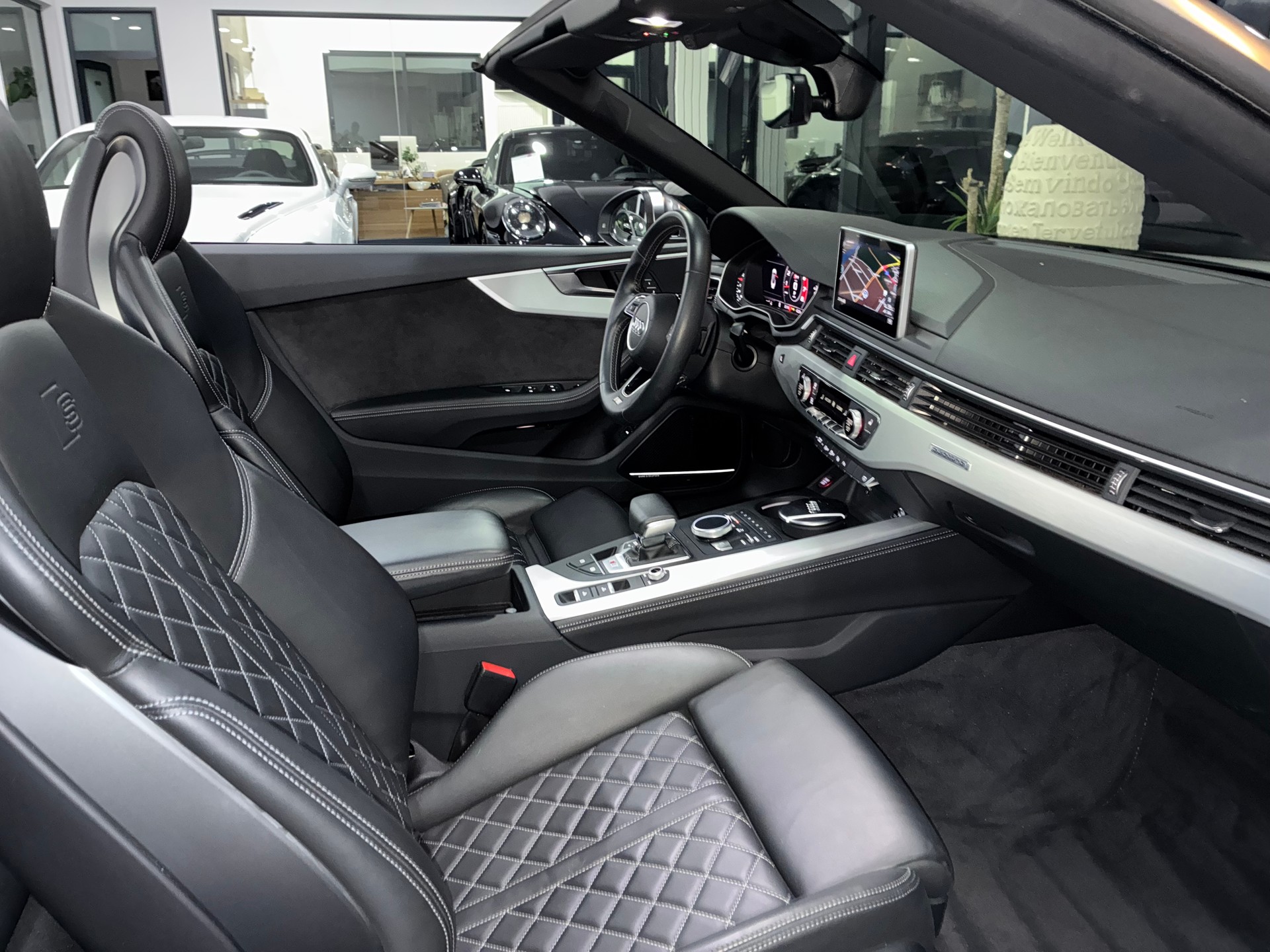 AUDI S5 Cabriolet 3.0 TFSI quattro tiptronic-image-12