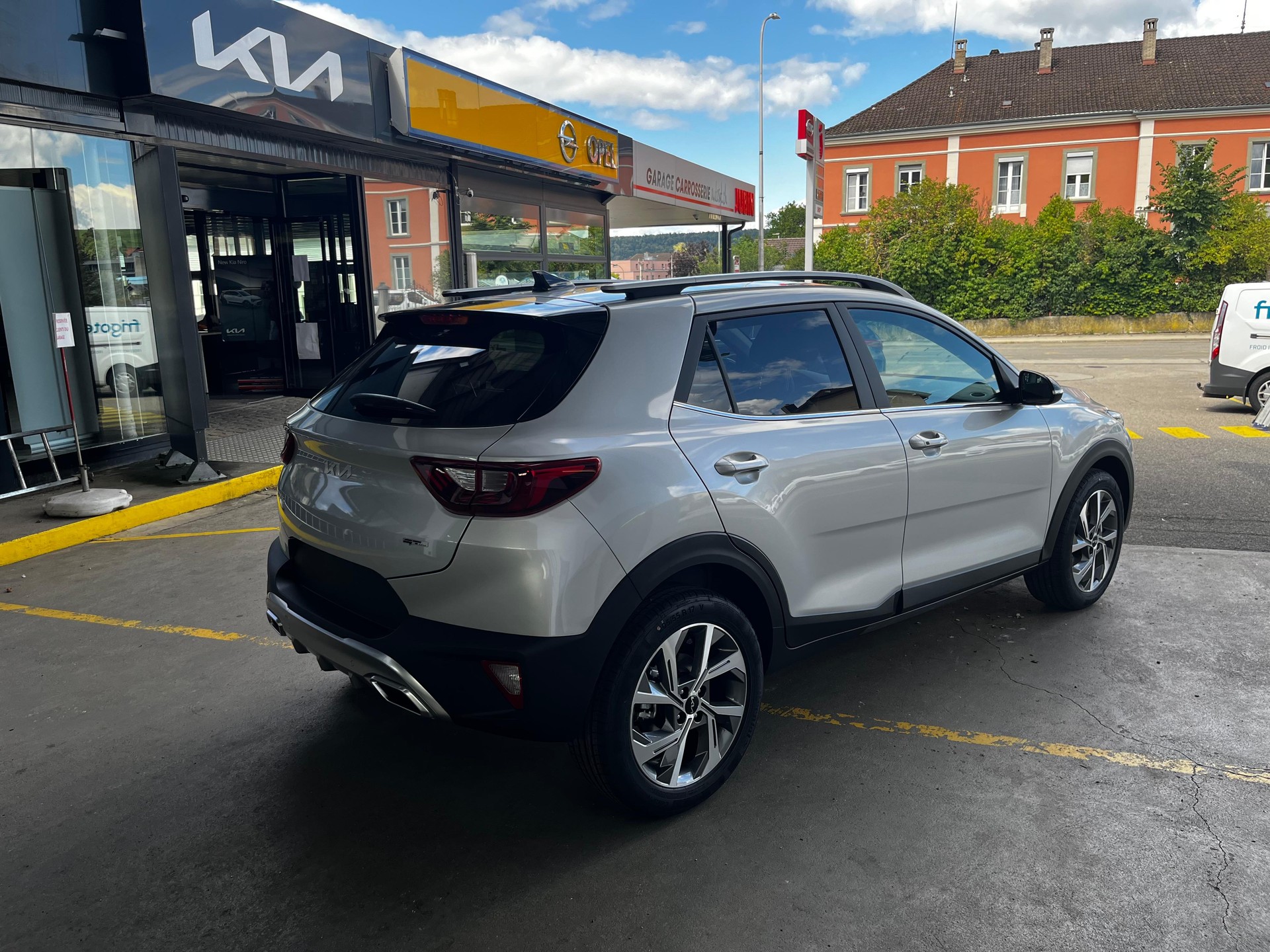 KIA Stonic 1.0 T MHEV GT-Line-image-2