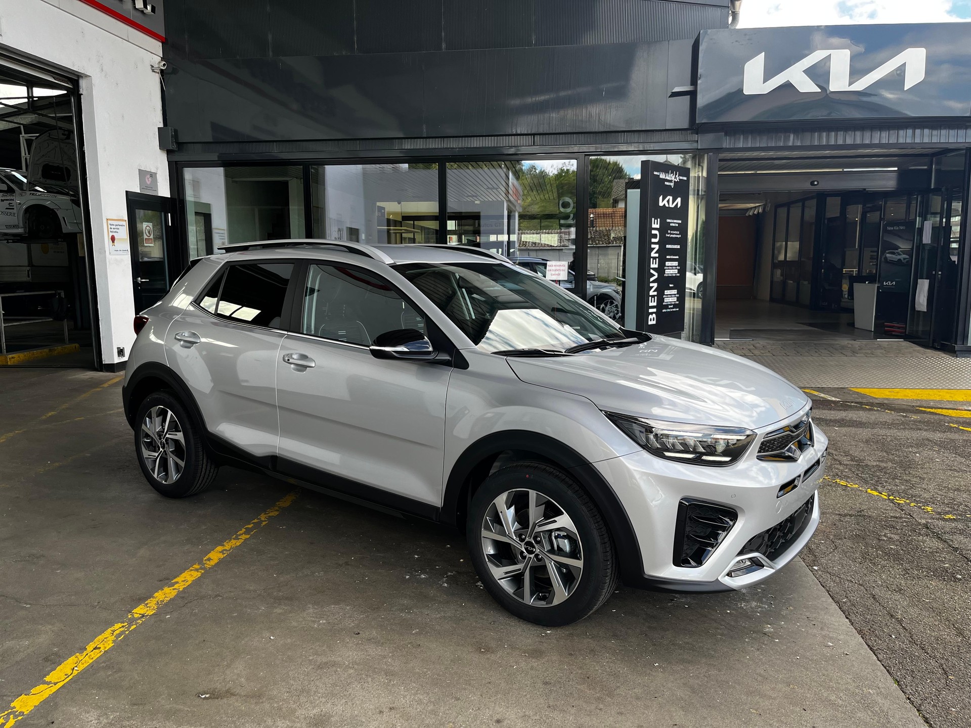 KIA Stonic 1.0 T MHEV GT-Line-image-1