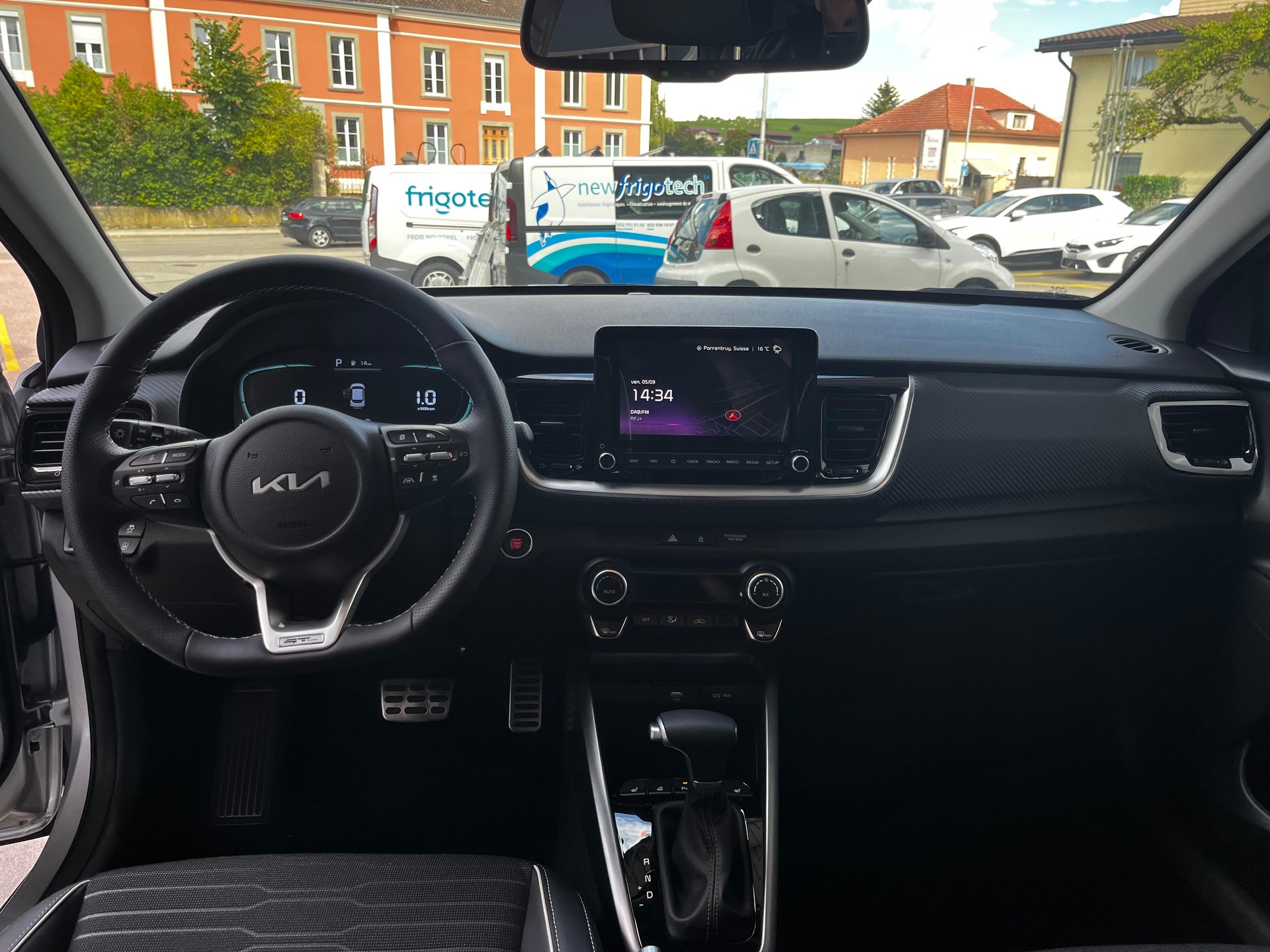 KIA Stonic 1.0 T MHEV GT-Line-image-5