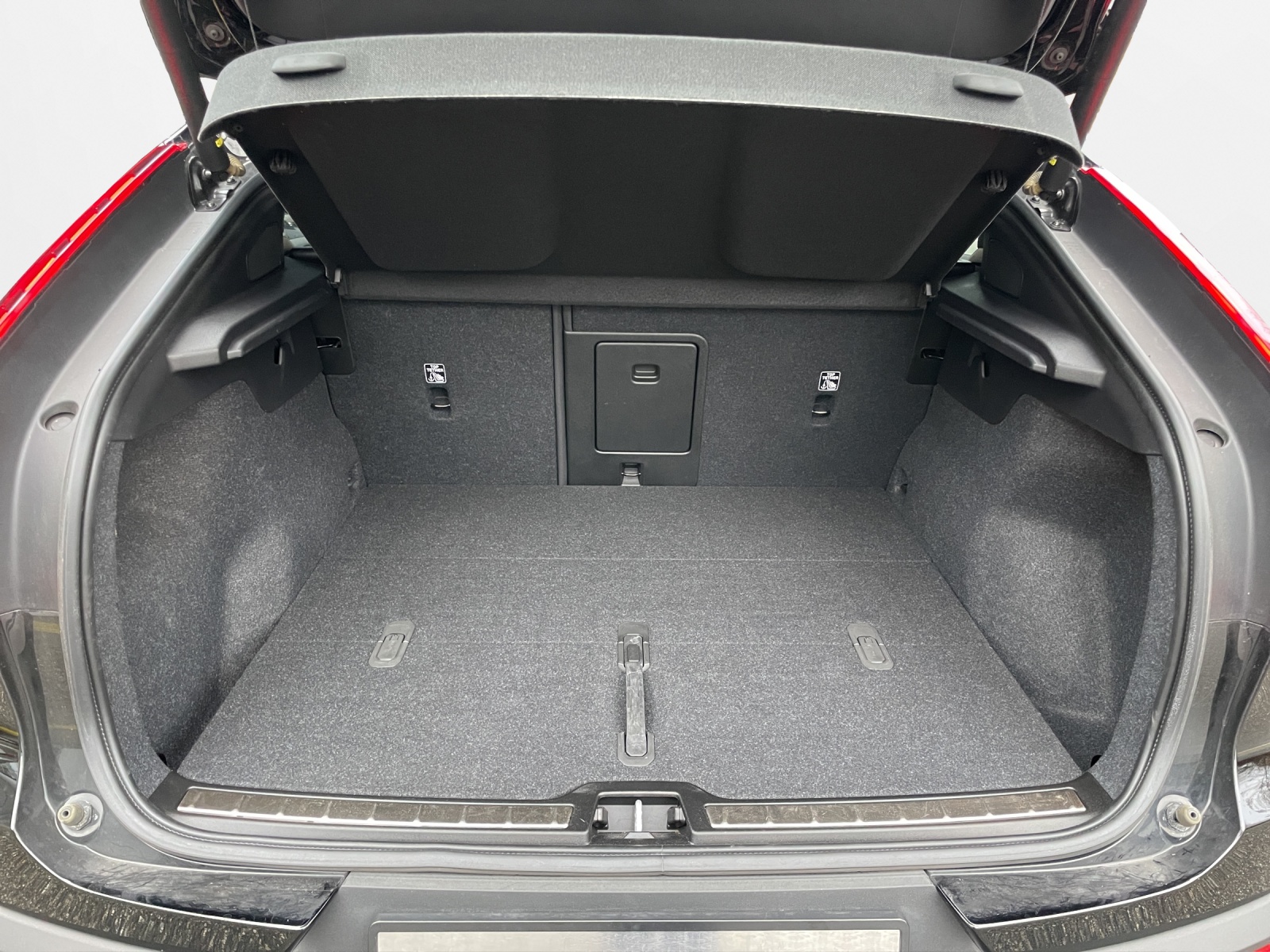 VOLVO C40 P8 Twin Recharge Ultimate AWD-image-14