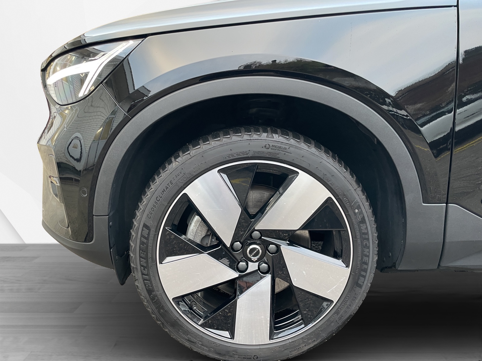 VOLVO C40 P8 Twin Recharge Ultimate AWD-image-8