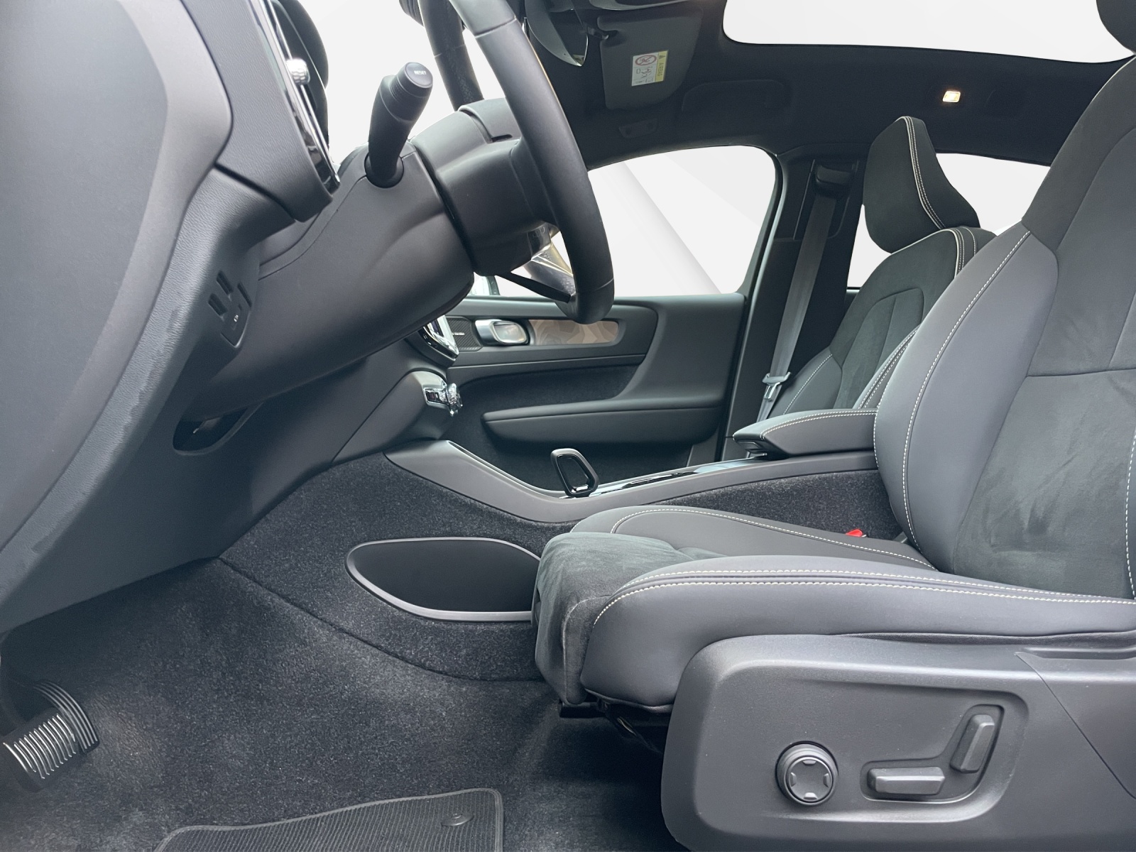 VOLVO C40 P8 Twin Recharge Ultimate AWD-image-9
