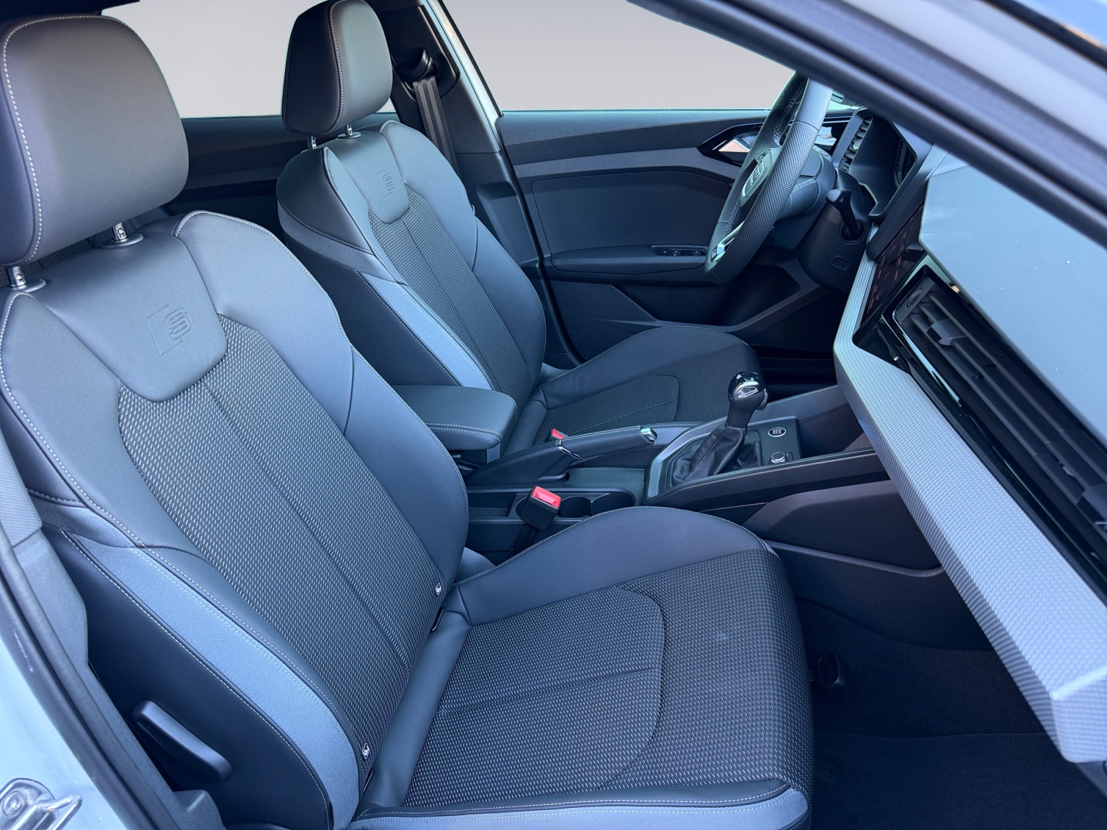 AUDI A1 Sportback 30 TFSI S Line Attraction S-tronic-image-11