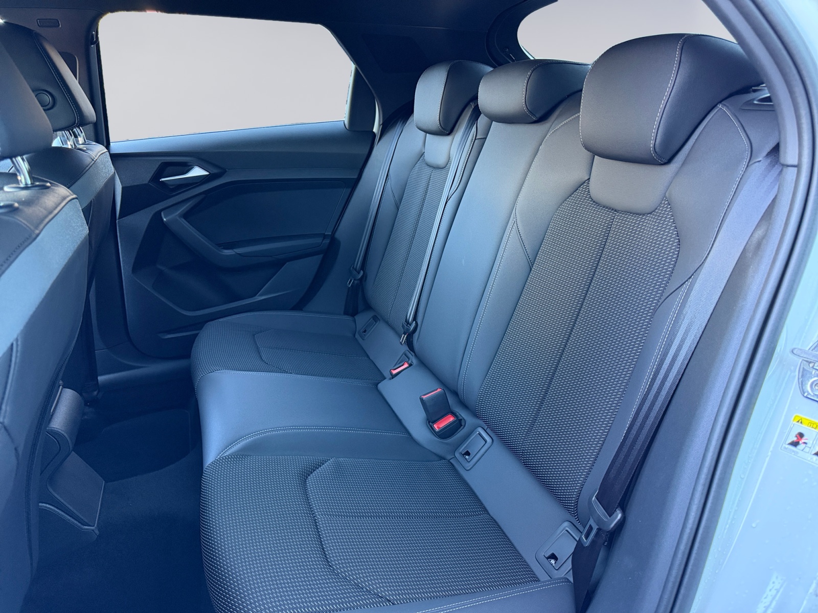 AUDI A1 Sportback 30 TFSI S Line Attraction S-tronic-image-9