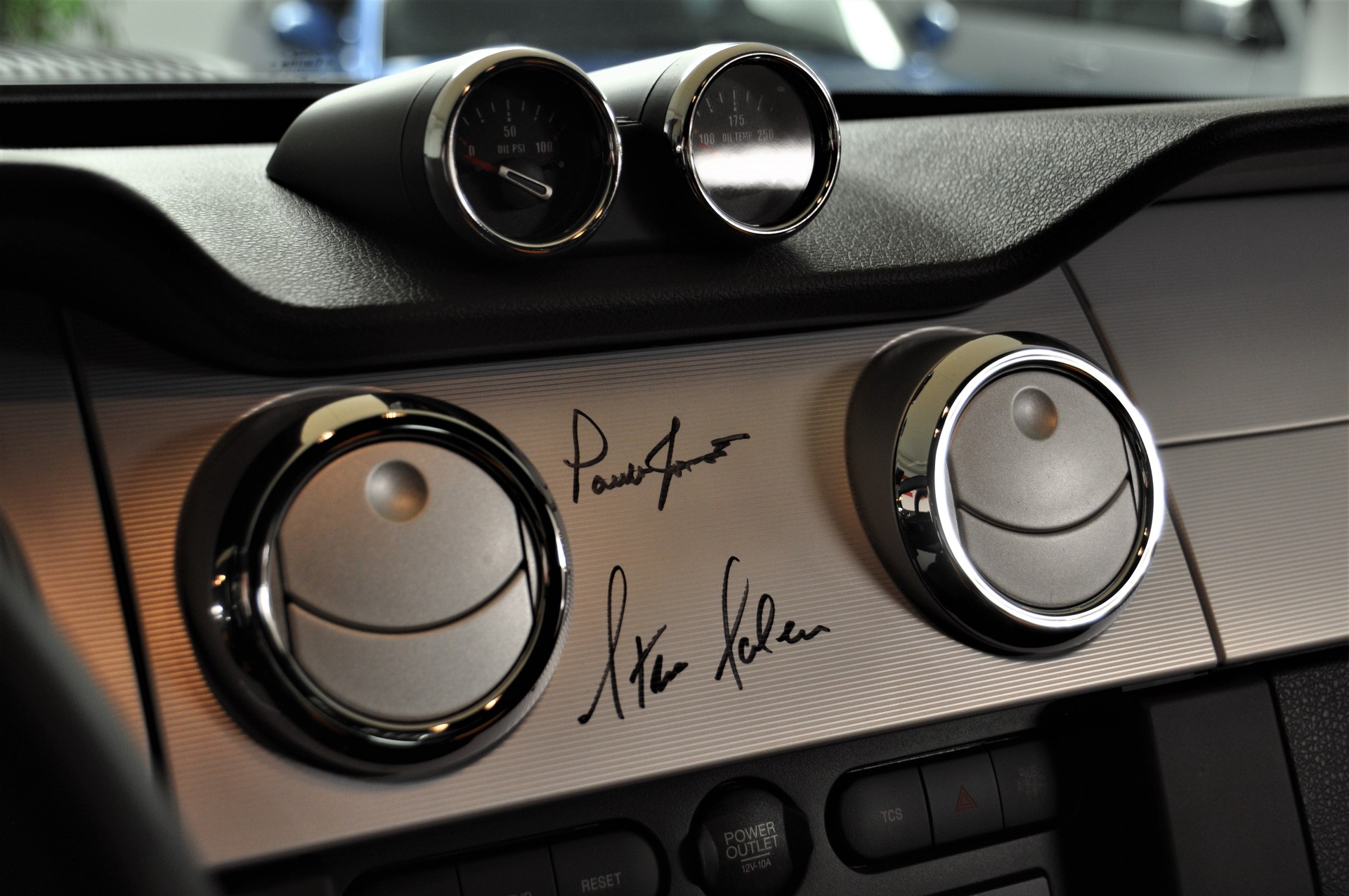 FORD Mustang Saleen Parnelli Jones 19 of 500-image-11