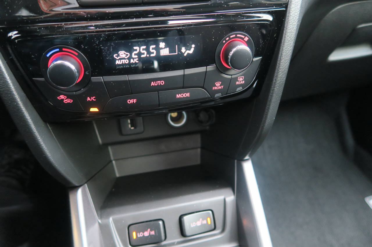 SUZUKI Vitara 1.4 T Sakura Top Hybrid 4x4-image-11