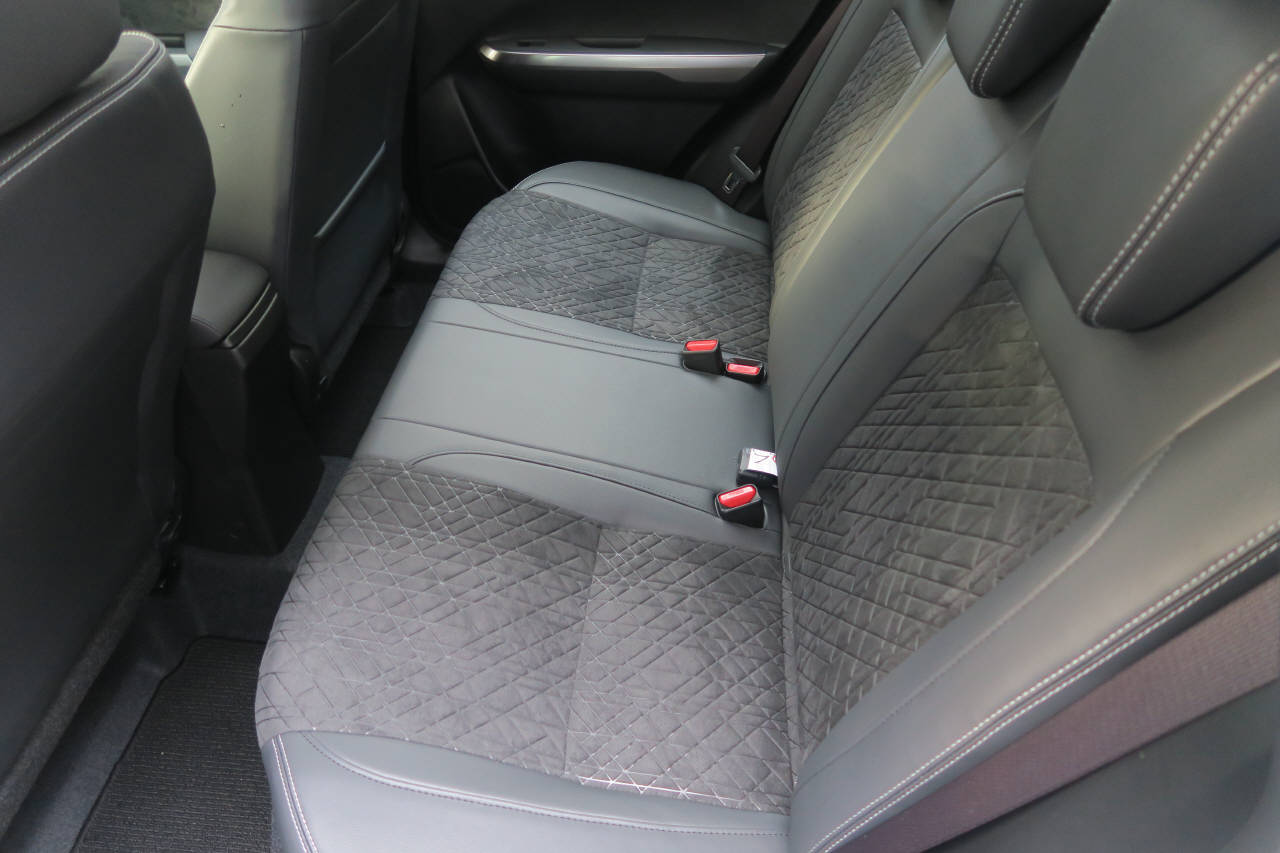 SUZUKI Vitara 1.4 T Sakura Top Hybrid 4x4-image-14