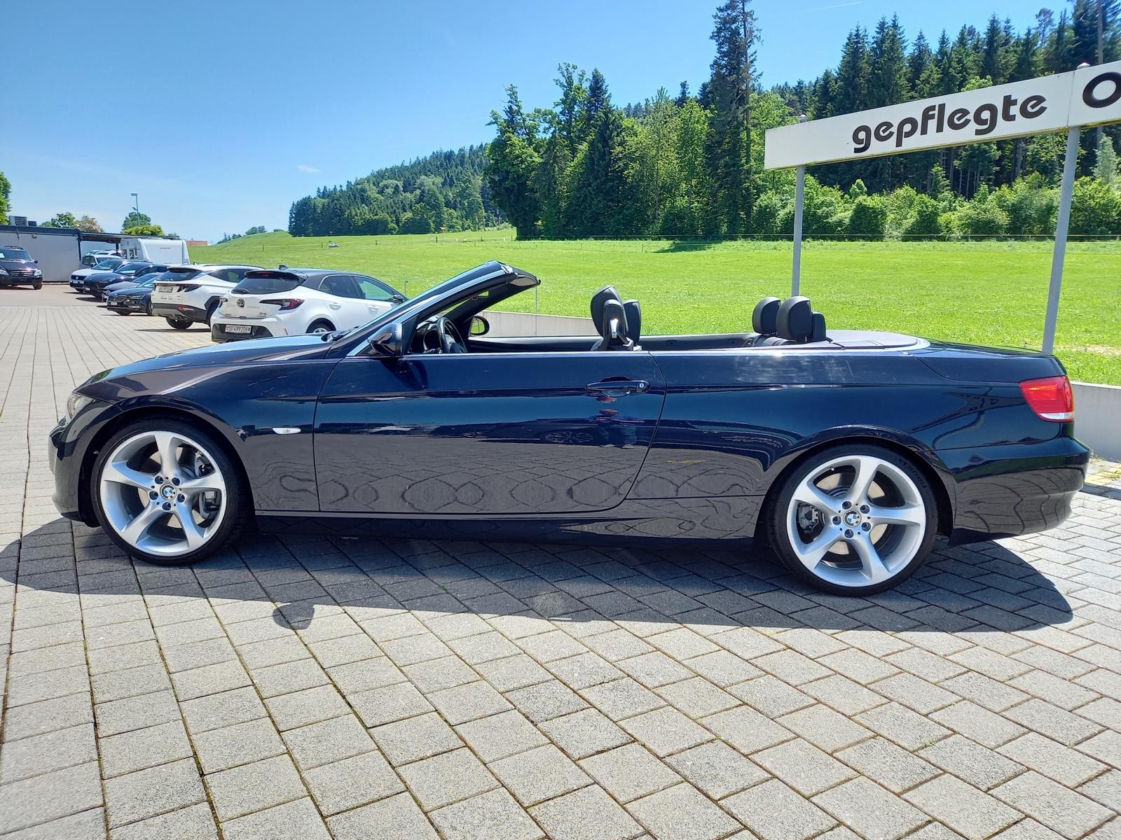 BMW 335i Cabriolet Steptronic-showroom-element-1