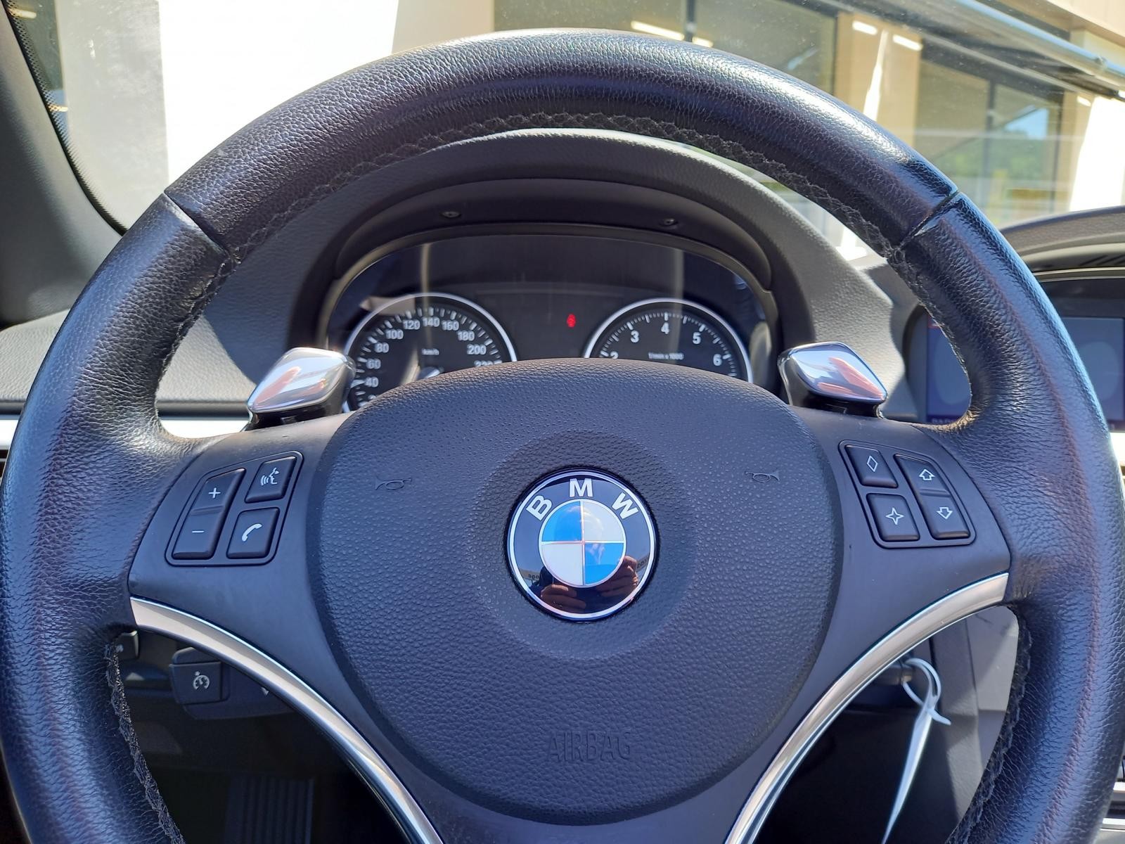 BMW 335i Cabriolet Steptronic-image-7