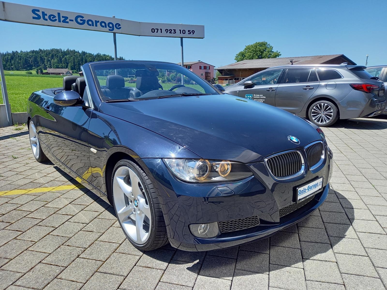 BMW 335i Cabriolet Steptronic-showroom-element-3