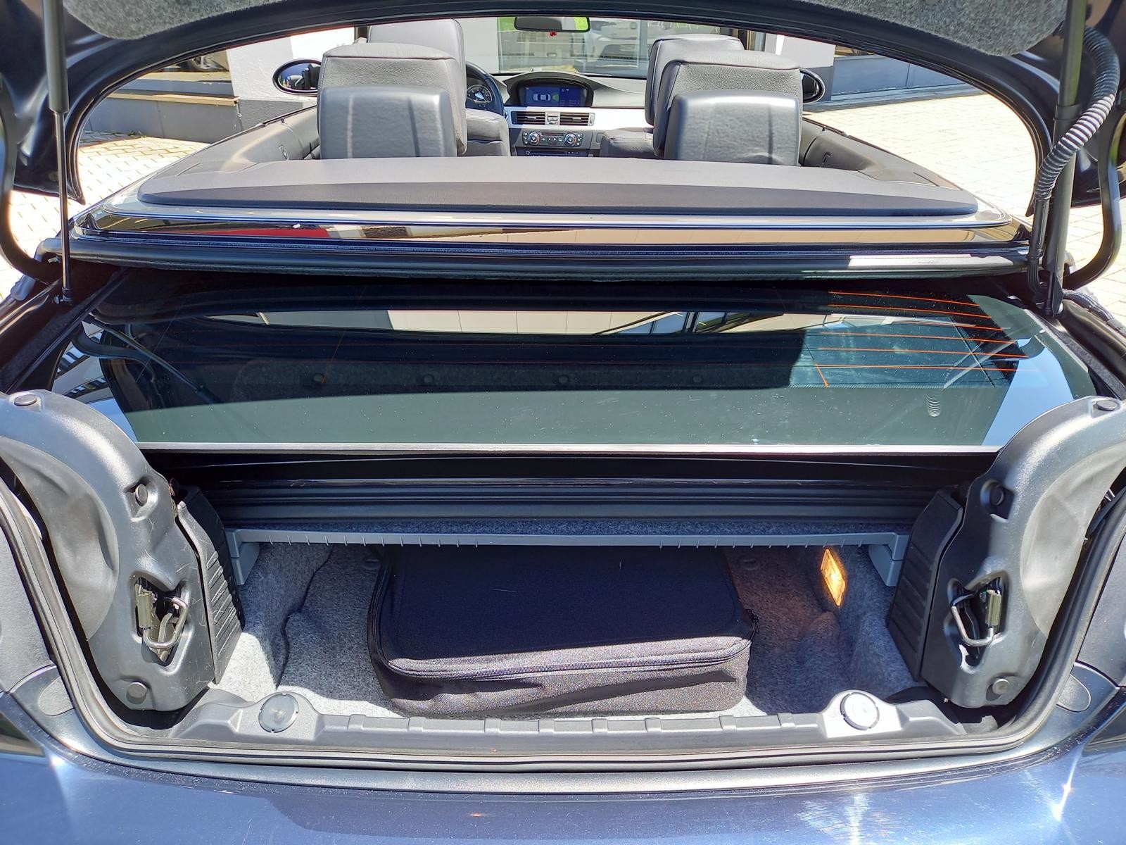 BMW 335i Cabriolet Steptronic-image-13