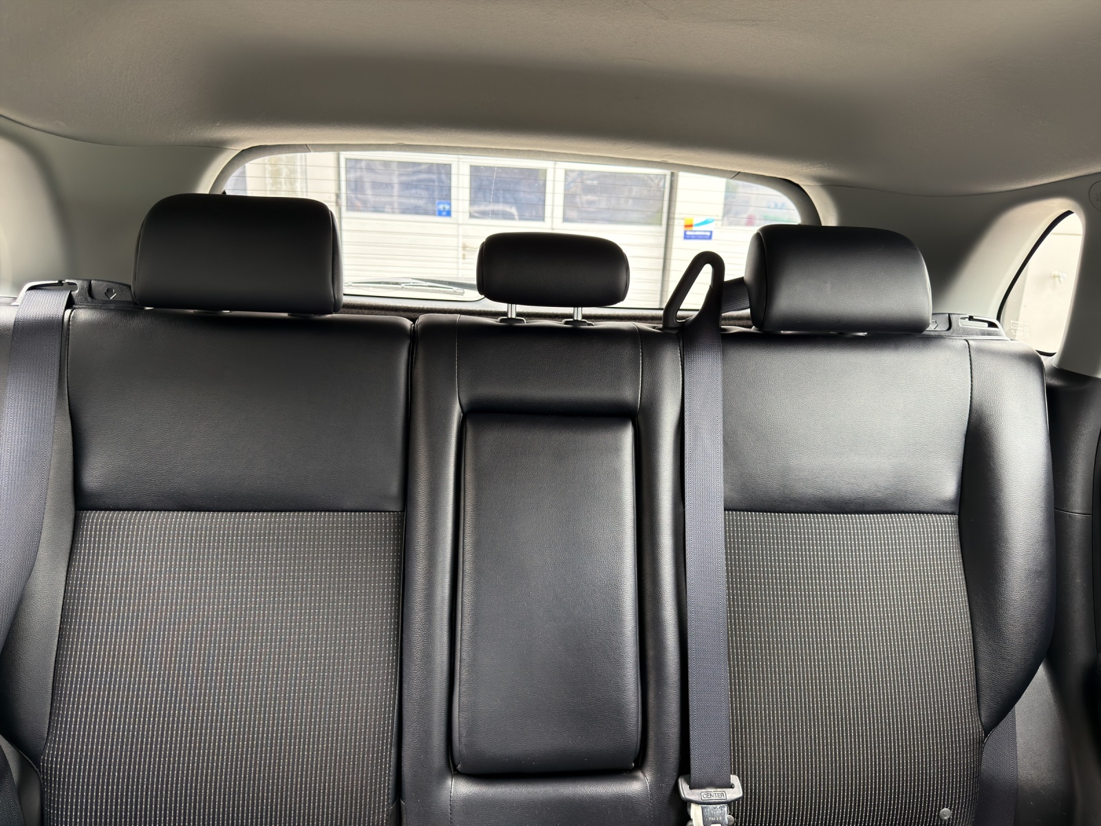 PEUGEOT 4008 1.6 HDi Active 4WD-image-17