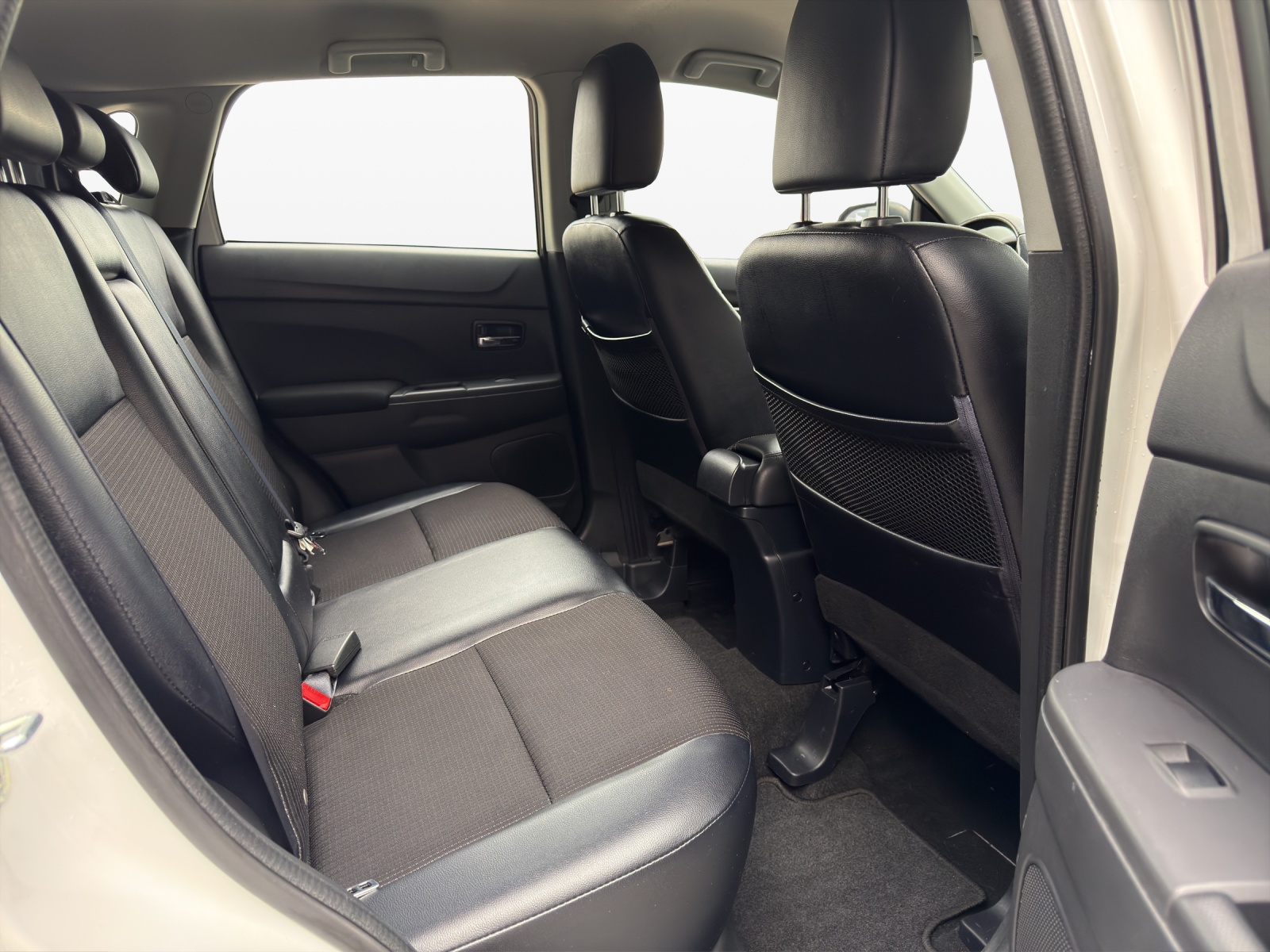 PEUGEOT 4008 1.6 HDi Active 4WD-image-18