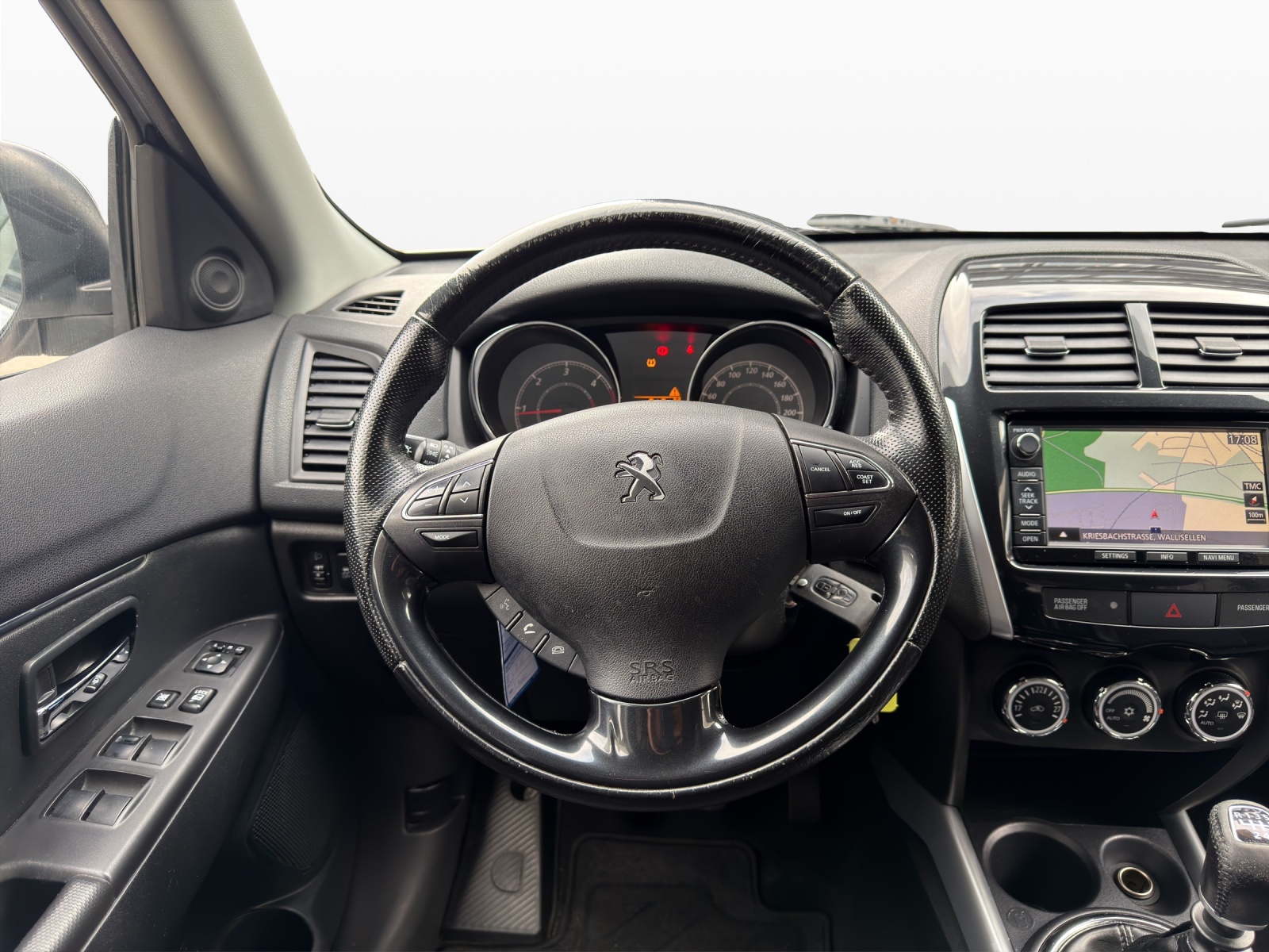 PEUGEOT 4008 1.6 HDi Active 4WD-image-10
