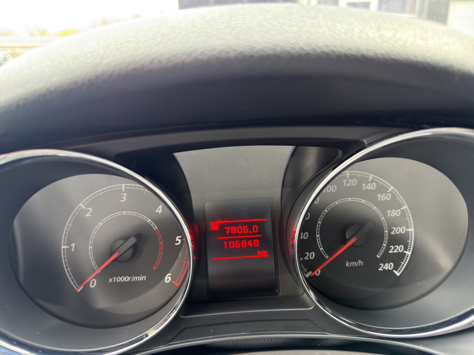 PEUGEOT 4008 1.6 HDi Active 4WD-image-21