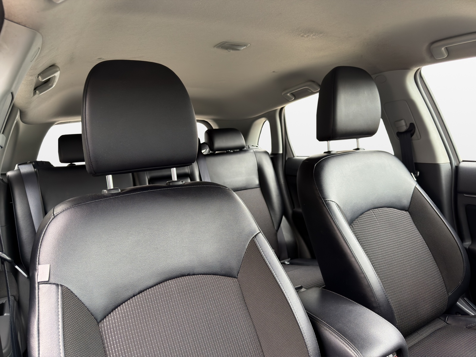 PEUGEOT 4008 1.6 HDi Active 4WD-image-15
