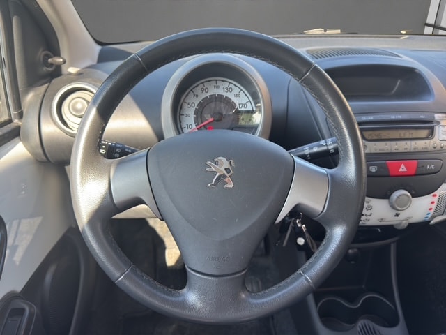 PEUGEOT 107 1.0 Active-image-9