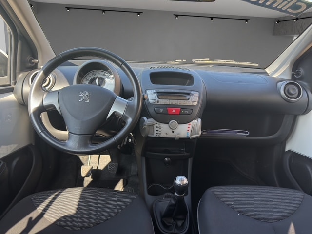PEUGEOT 107 1.0 Active-image-12